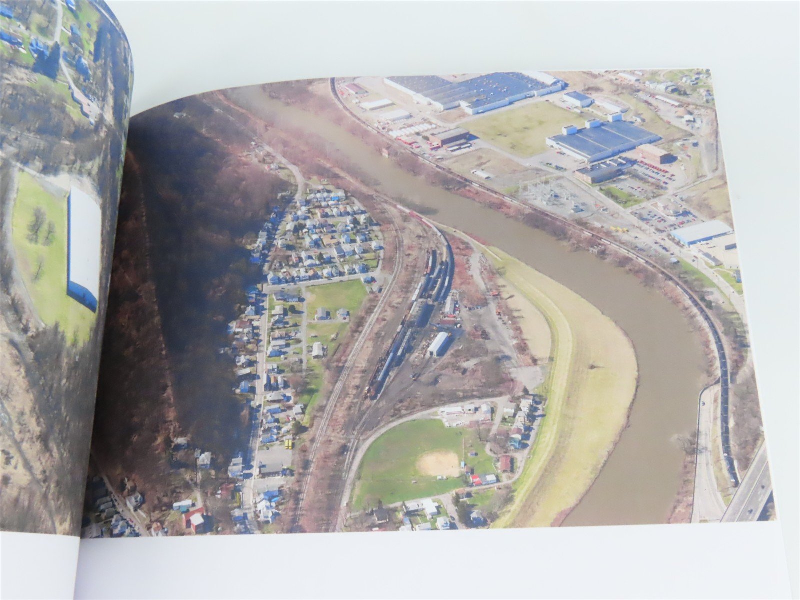 The Western Maryland Railway by Brian Paulus ©2010 SC Book
