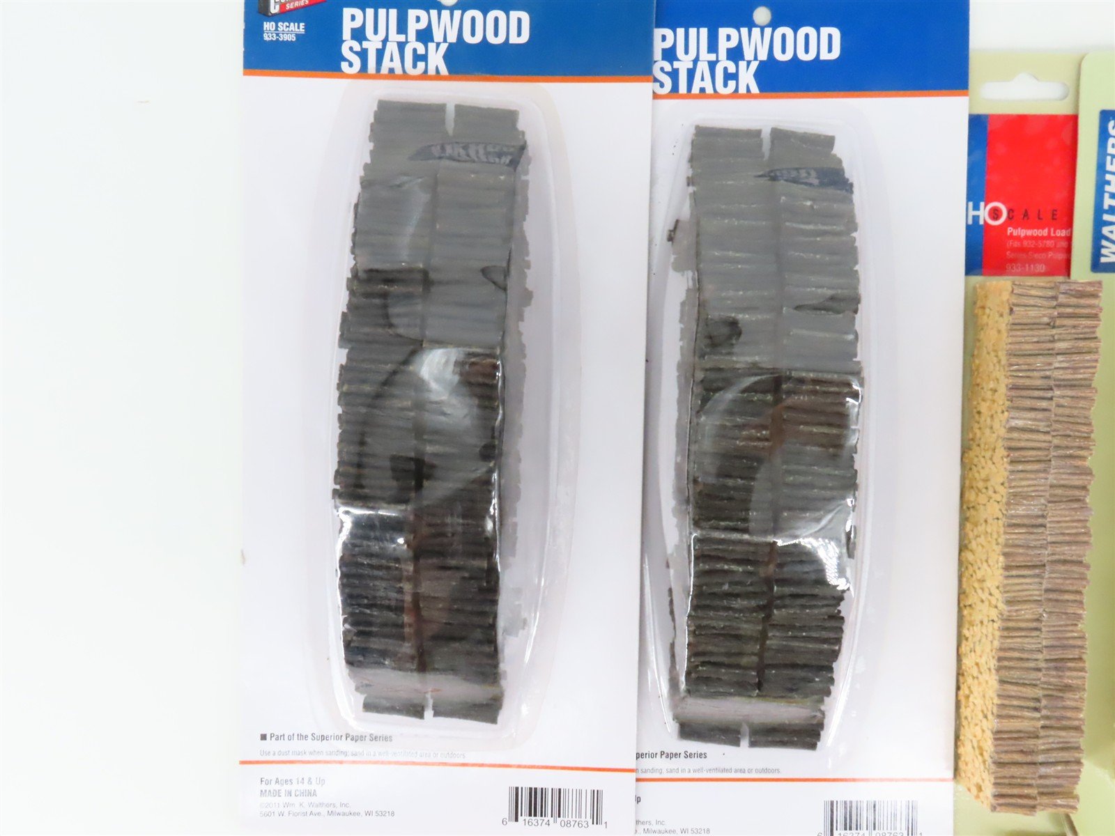 LOT of 21 HO Scale Walthers, Athearn Assorted Size Pulpwood Loads