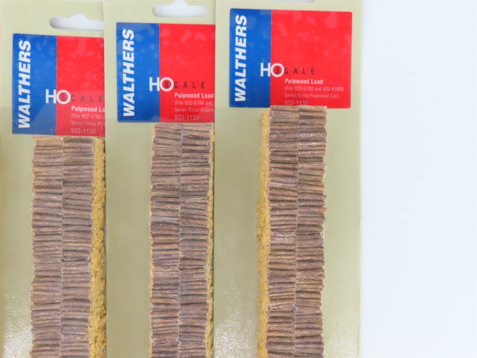 LOT of 21 HO Scale Walthers, Athearn Assorted Size Pulpwood Loads