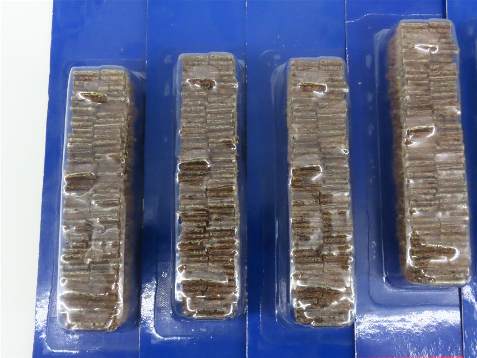 LOT of 21 HO Scale Walthers, Athearn Assorted Size Pulpwood Loads