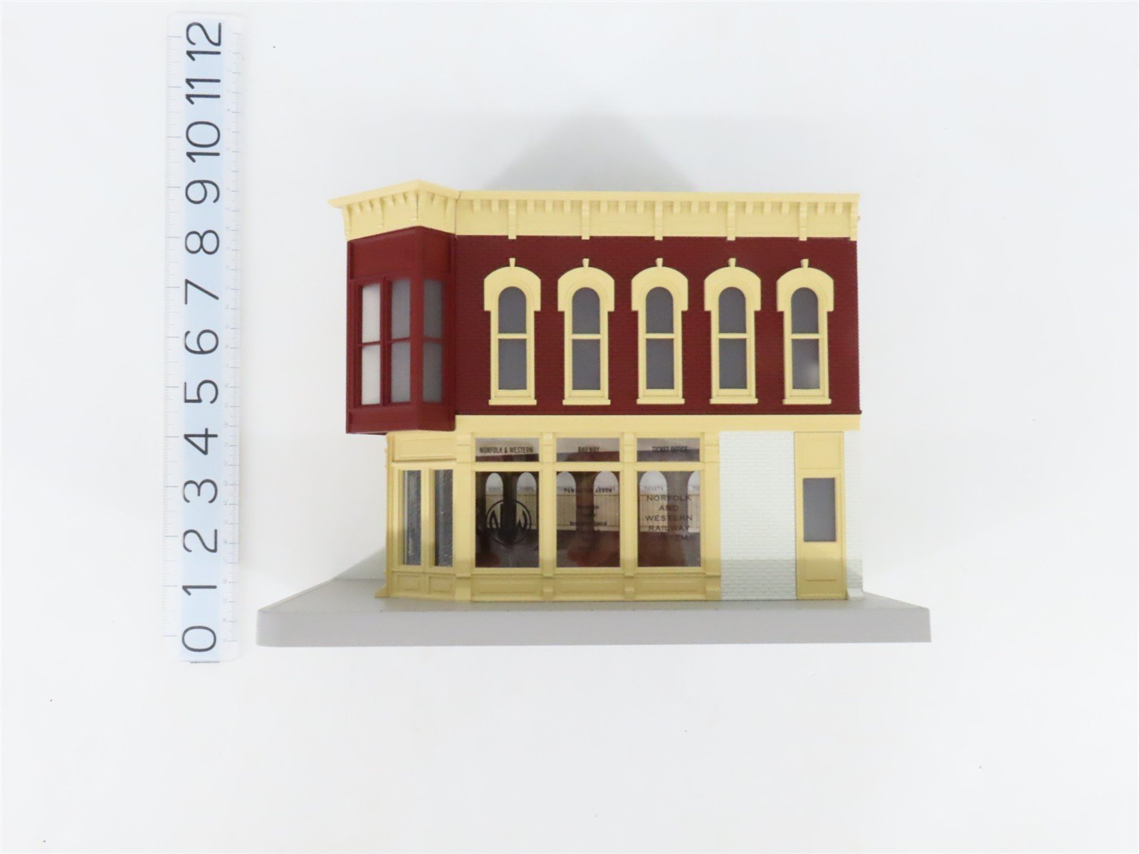 O 1/48 MTH Rail King 30-90428 N&W Norfolk & Western Railtown Corner Building