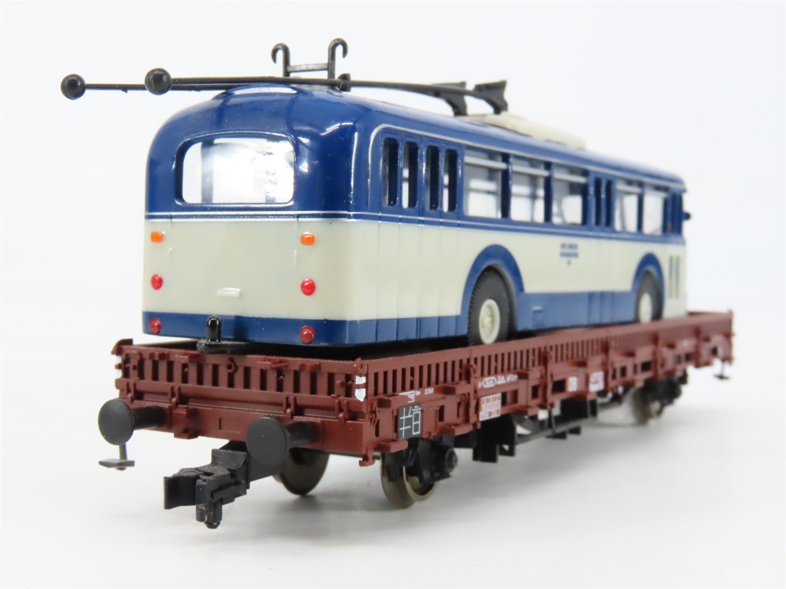 HO Scale Roco 66034 DB Deutsche Bahn Railway Flat Car w/ Bus Load 2-Pack