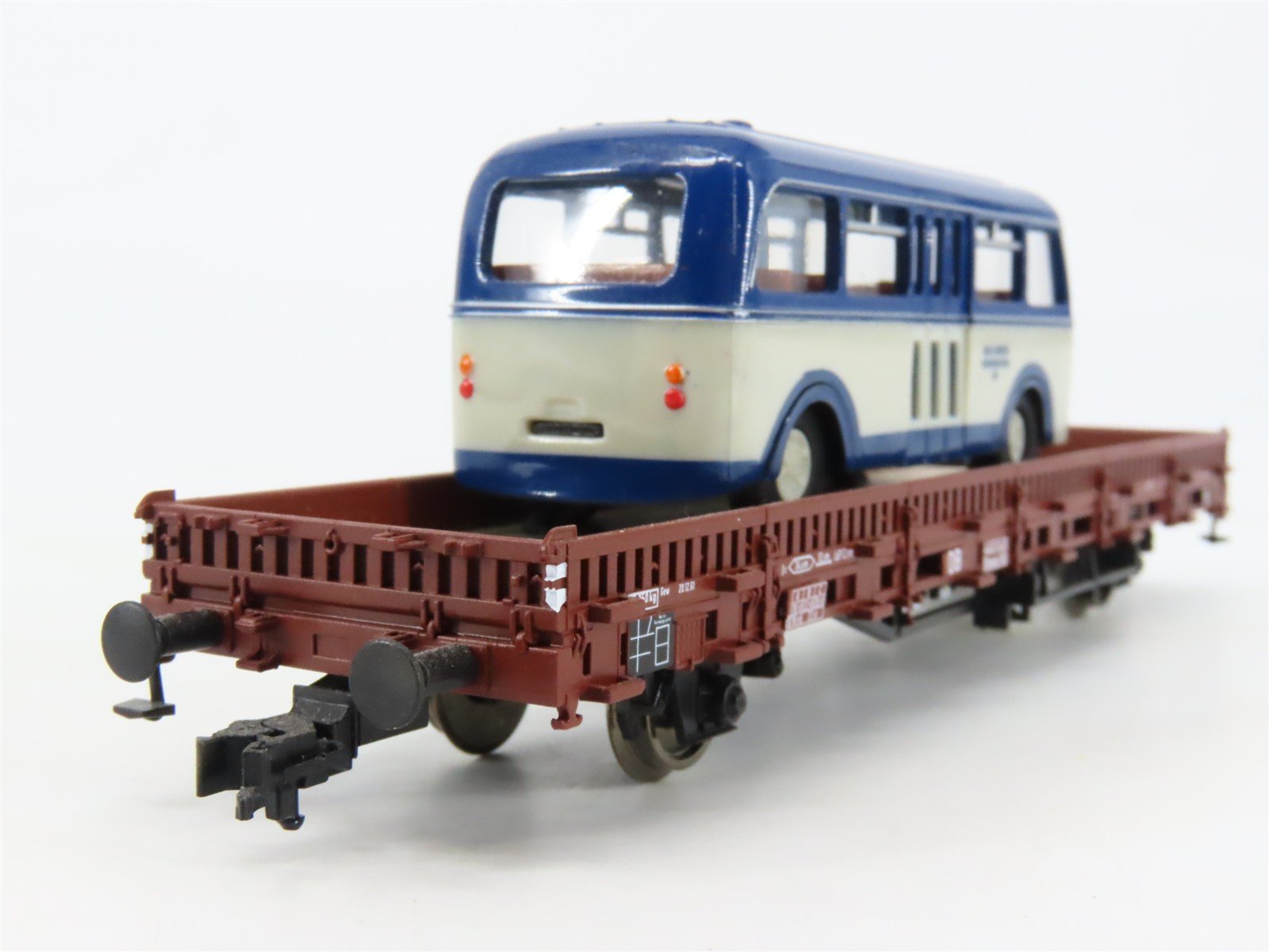 HO Scale Roco 66034 DB Deutsche Bahn Railway Flat Car w/ Bus Load 2-Pack