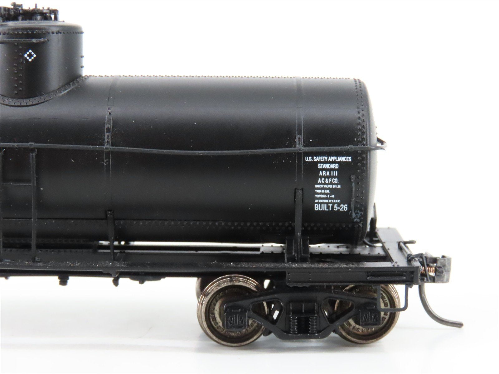 LOT of 2 HO Scale Proto 2000 SCCX/MSCX 40' Stock Car & 8k Gal Tankcar
