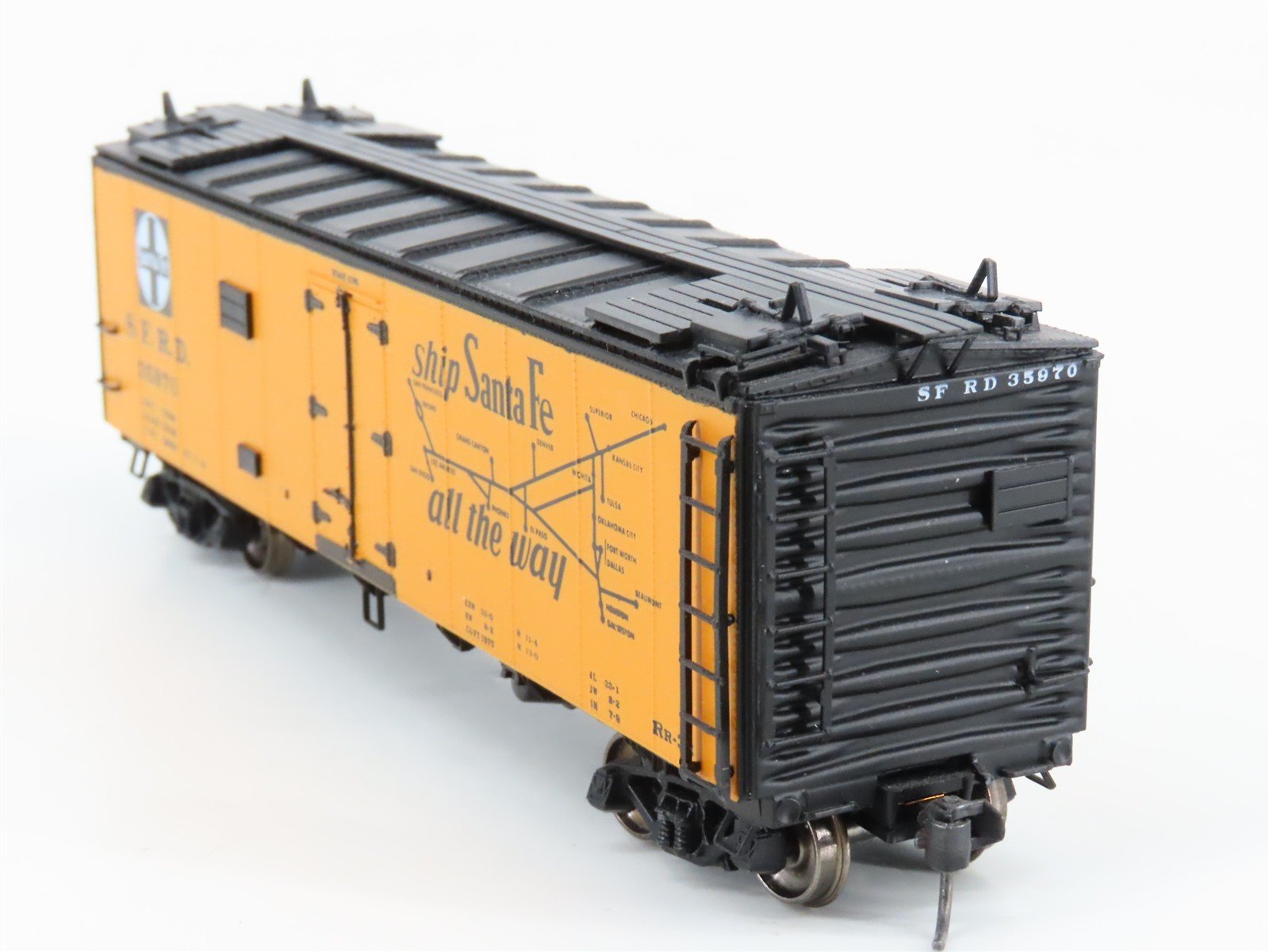 LOT of 2 HO Scale Intermountain SFRD Santa Fe 