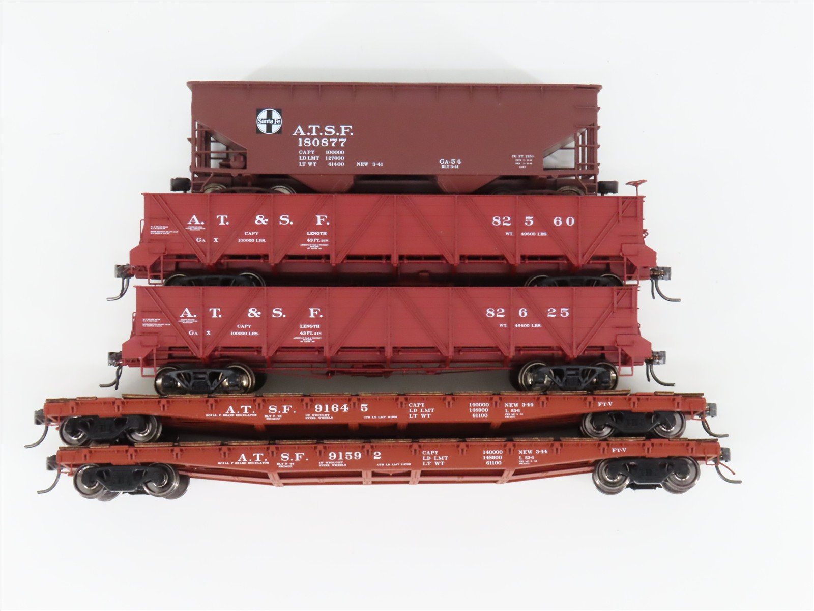 LOT of 5 HO Scale Intermountain ATSF Santa Fe Gondola, Hopper, and Flatcars