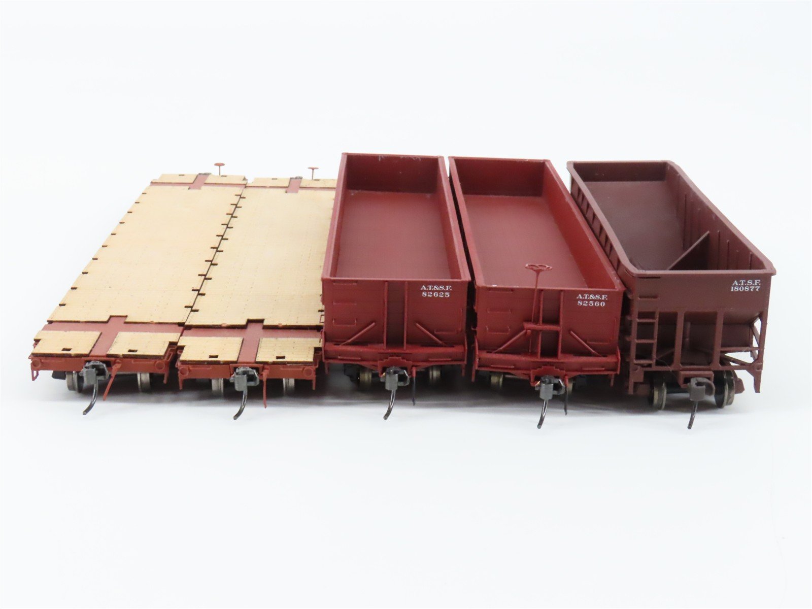 LOT of 5 HO Scale Intermountain ATSF Santa Fe Gondola, Hopper, and Flatcars