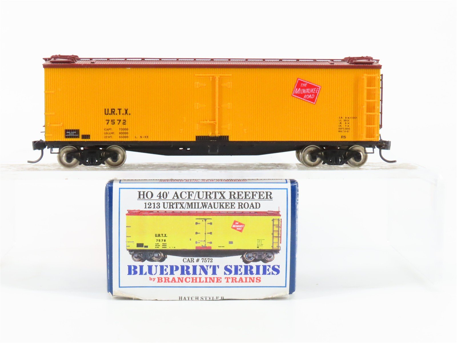 HO Scale Branchline 1213 URTX/Milwaukee Road 40' ACF Reefer #7572