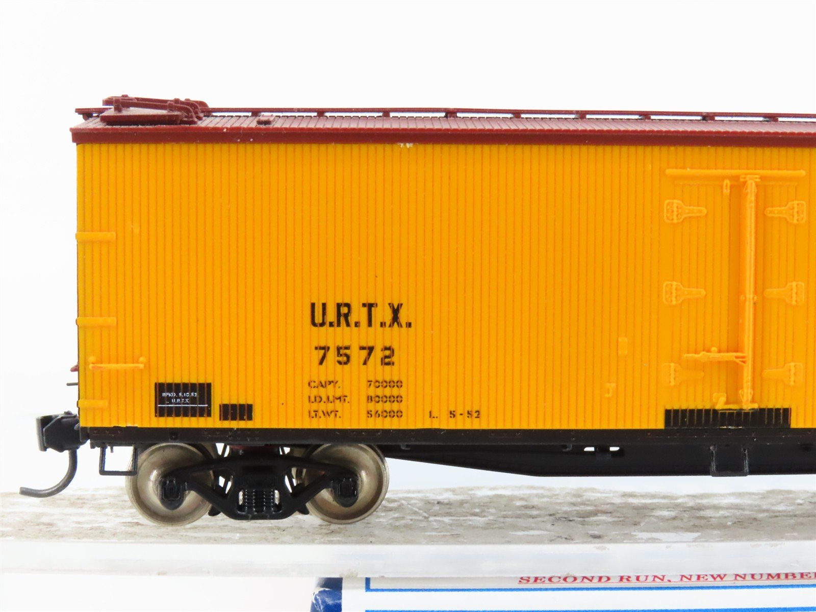 HO Scale Branchline 1213 URTX/Milwaukee Road 40' ACF Reefer #7572