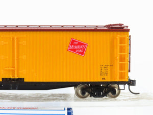 HO Scale Branchline 1213 URTX/Milwaukee Road 40' ACF Reefer #7572