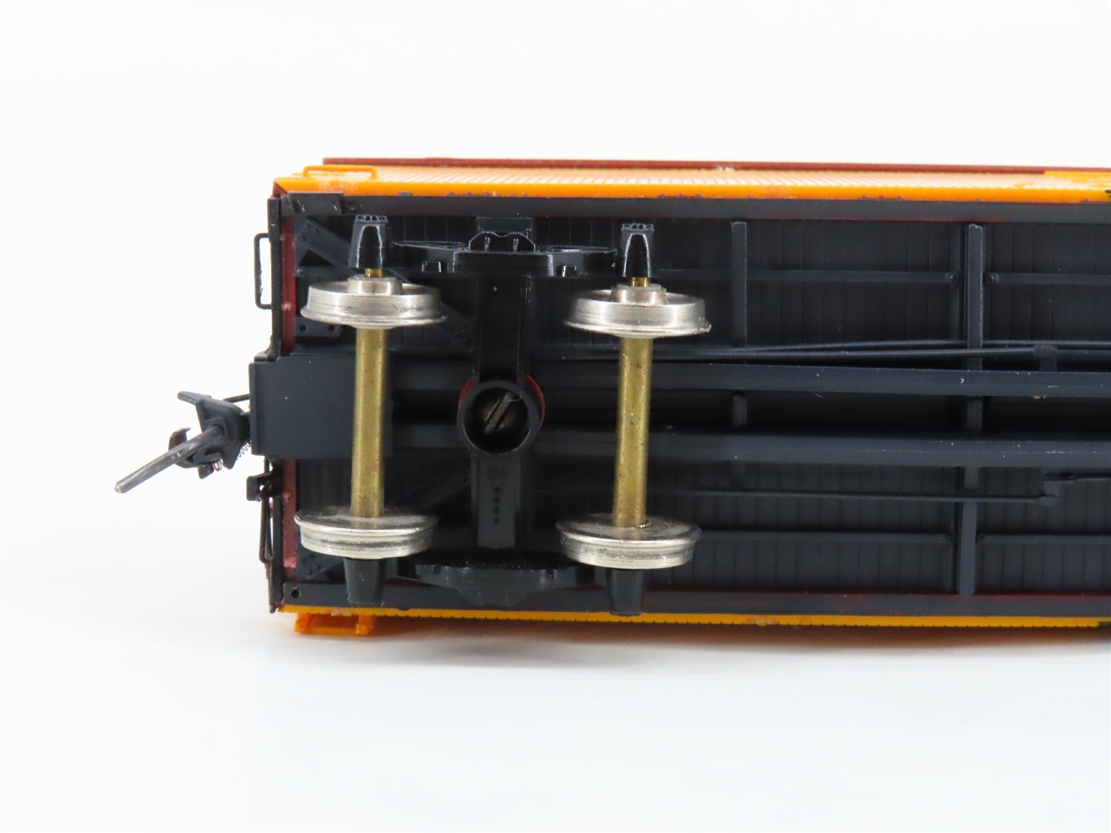 HO Scale Branchline 1213 URTX/Milwaukee Road 40' ACF Reefer #7572