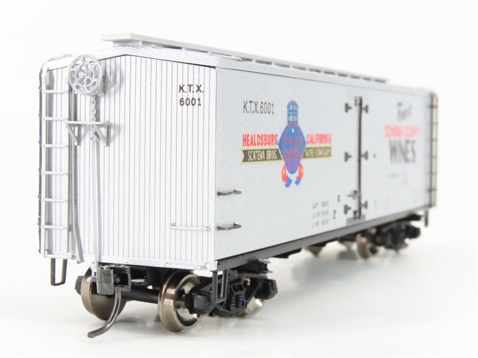 HO Scale Red Caboose RC-4305-2 KTX Scatena Bros Wine Reefer Car