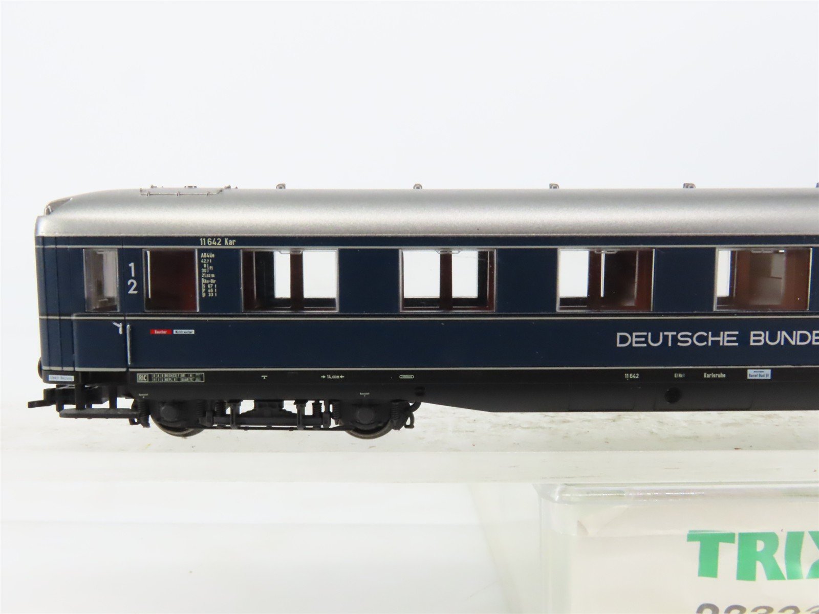 HO Scale Trix 23333 DB Deutsche Bundesbahn 1st/2nd Class Coach Passenger #11 642