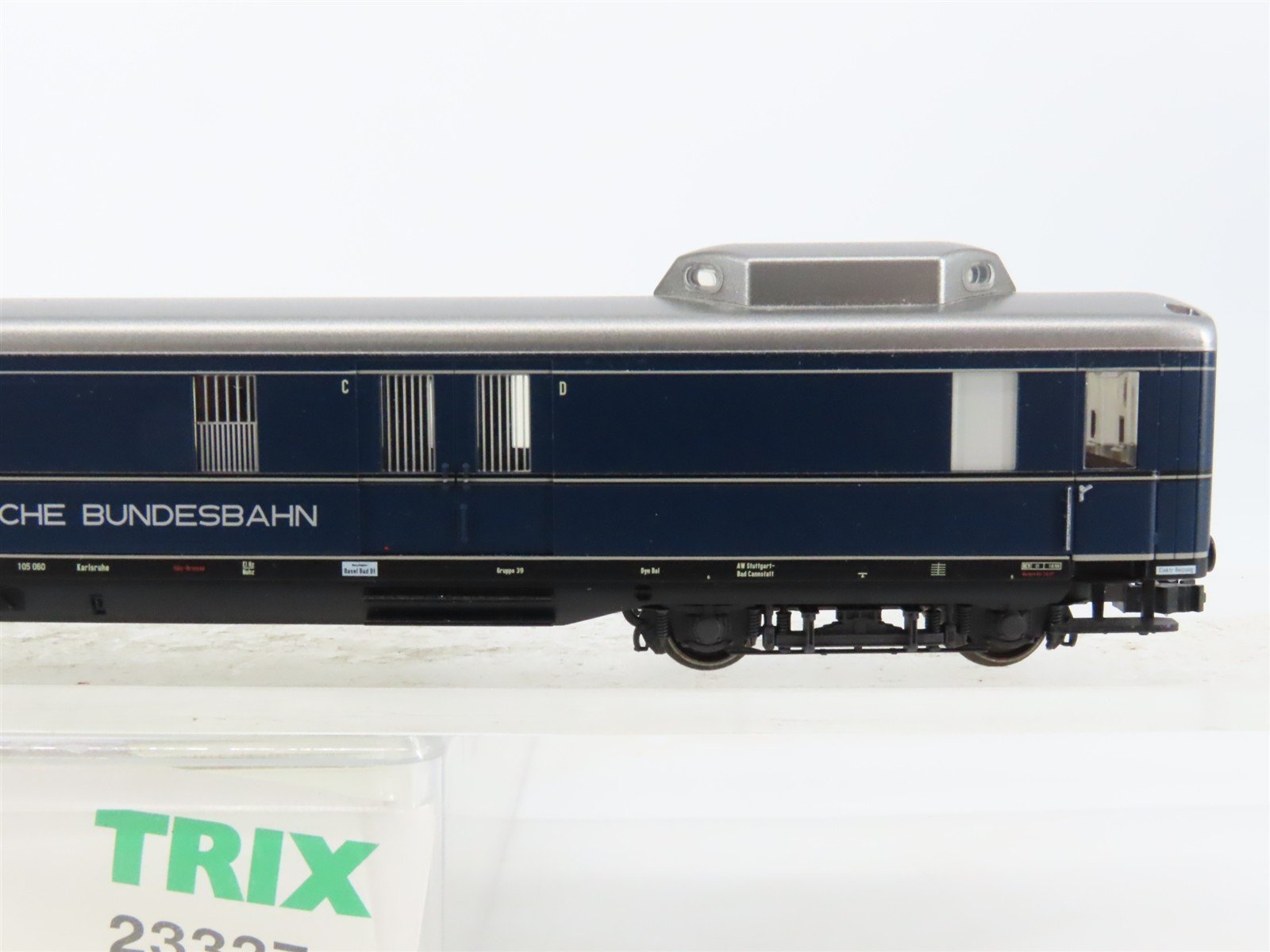 HO Scale Trix 23337 DB Deutsche Bundesbahn Baggage Passenger Car #105 060