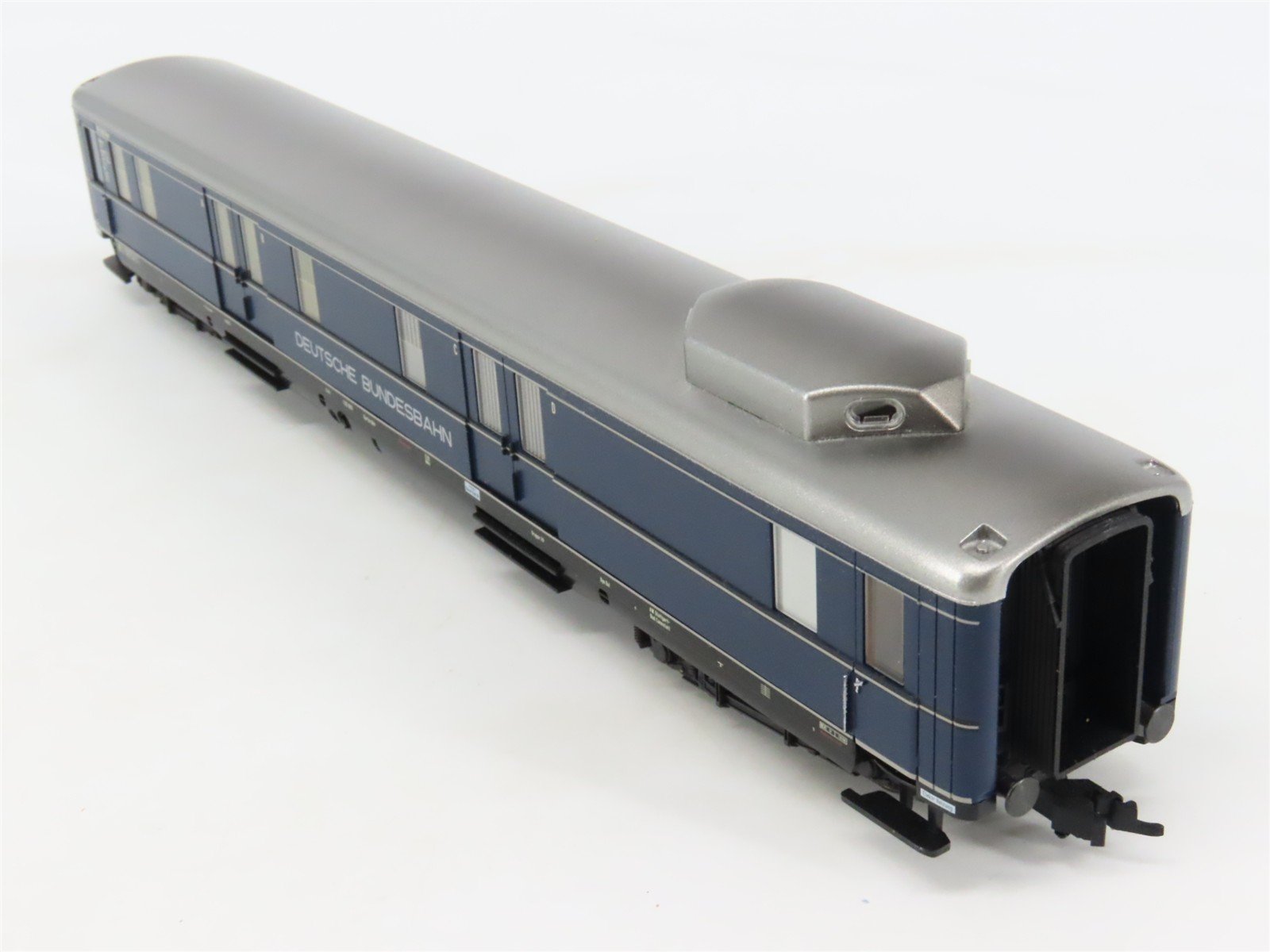 HO Scale Trix 23337 DB Deutsche Bundesbahn Baggage Passenger Car #105 060