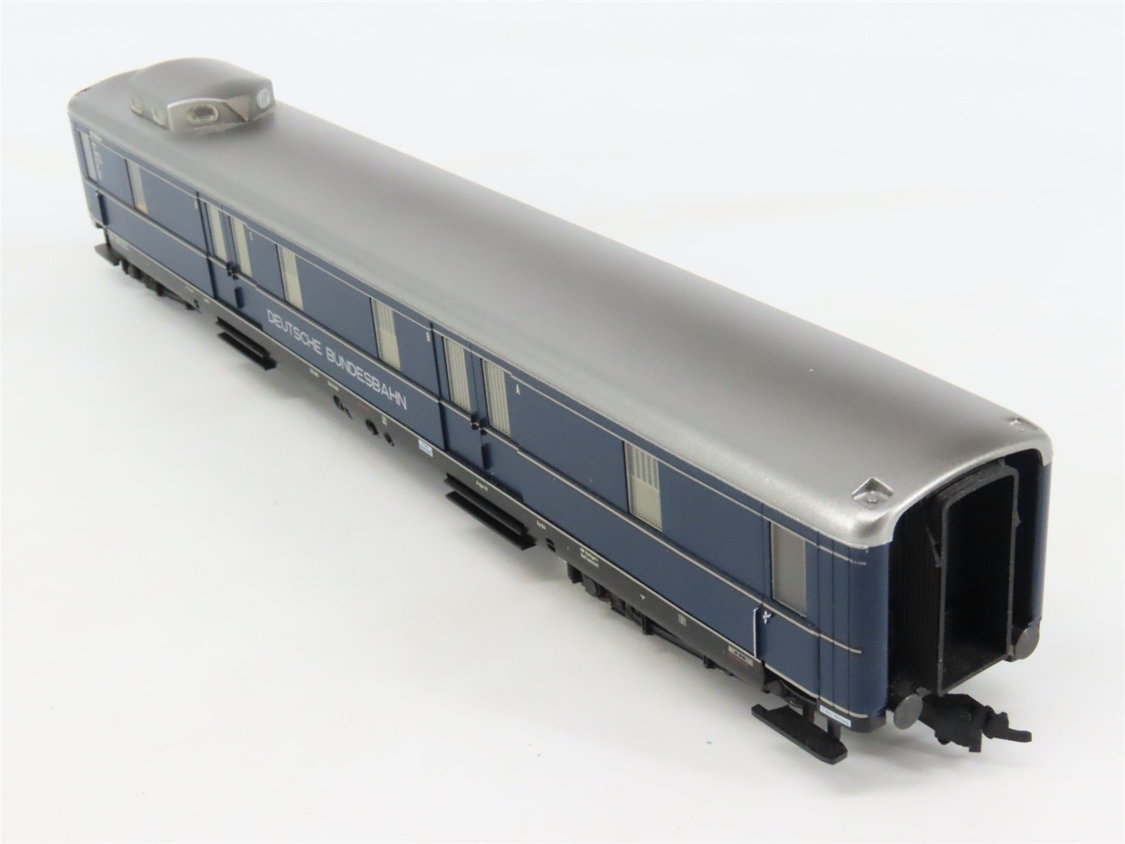 HO Scale Trix 23337 DB Deutsche Bundesbahn Baggage Passenger Car #105 060