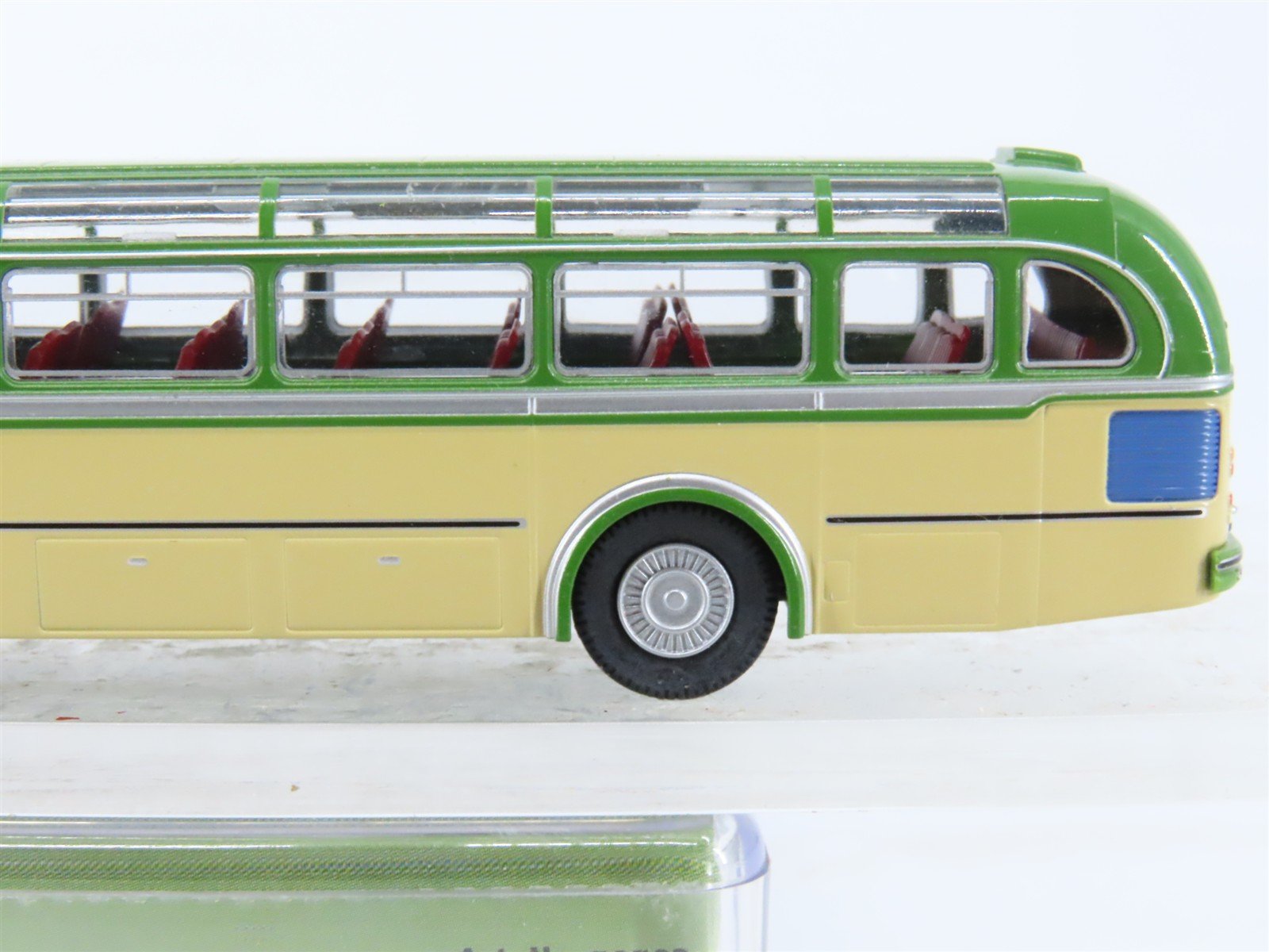 HO 1/87 Scale BREKINA Automodelle 50502 Mercedes-Benz 0 6600 H Reisebus 1951-58