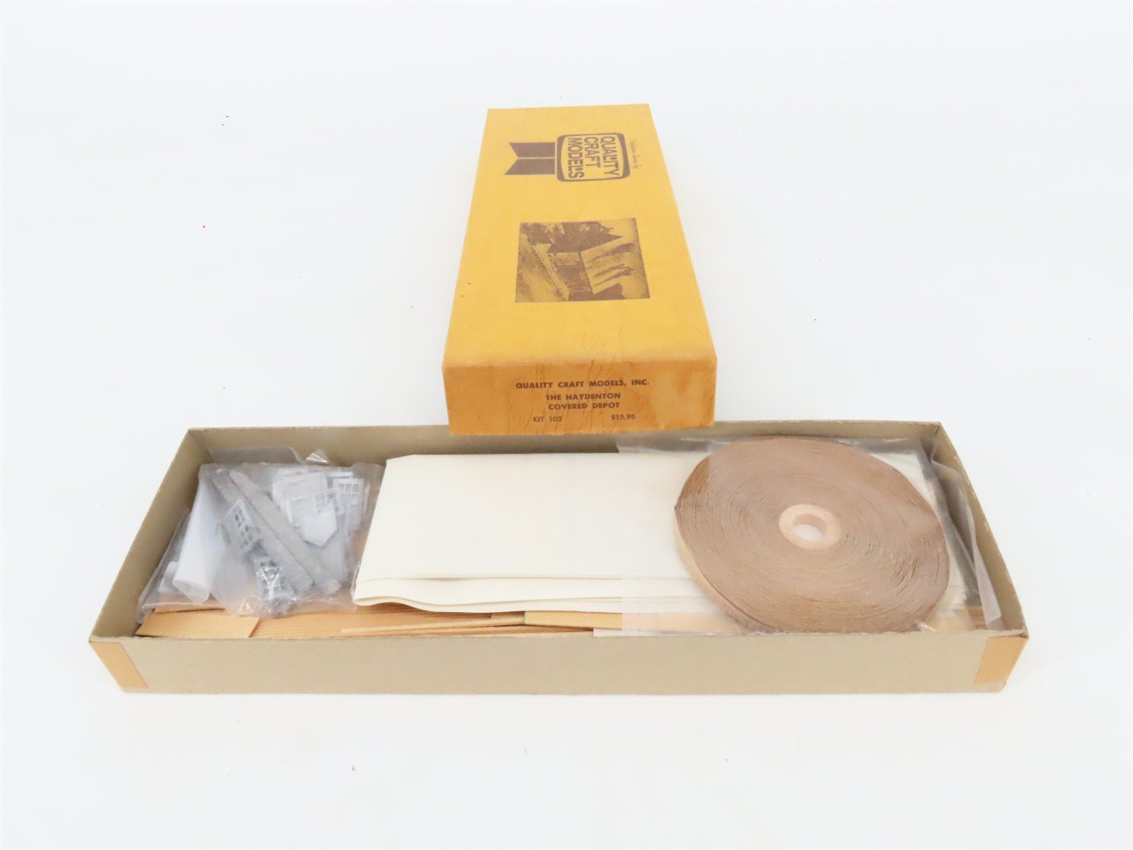 HO Scale Quality Craft Models #103 Haydenton Covered Depot Building Kit