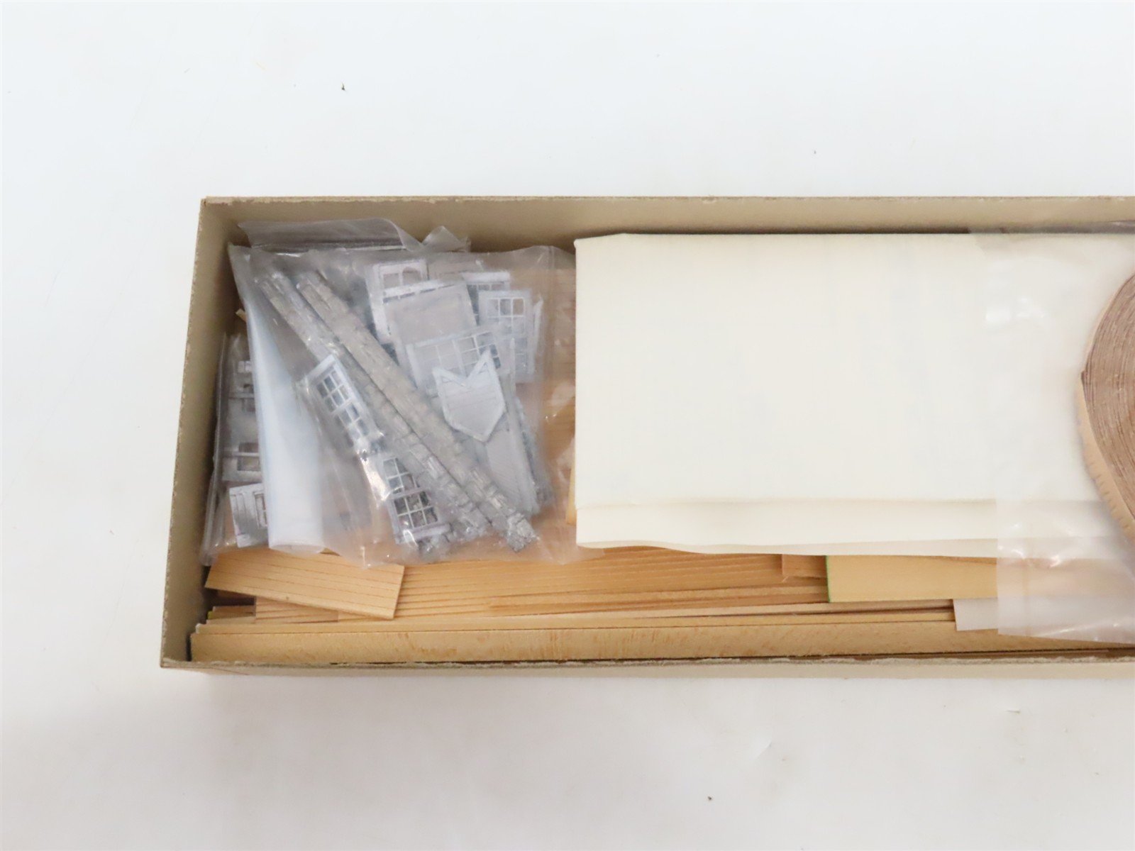 HO Scale Quality Craft Models #103 Haydenton Covered Depot Building Kit