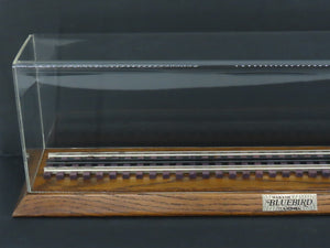 O Gauge 3-Rail Inside Track Company Oak & Acrylic Display Case 23