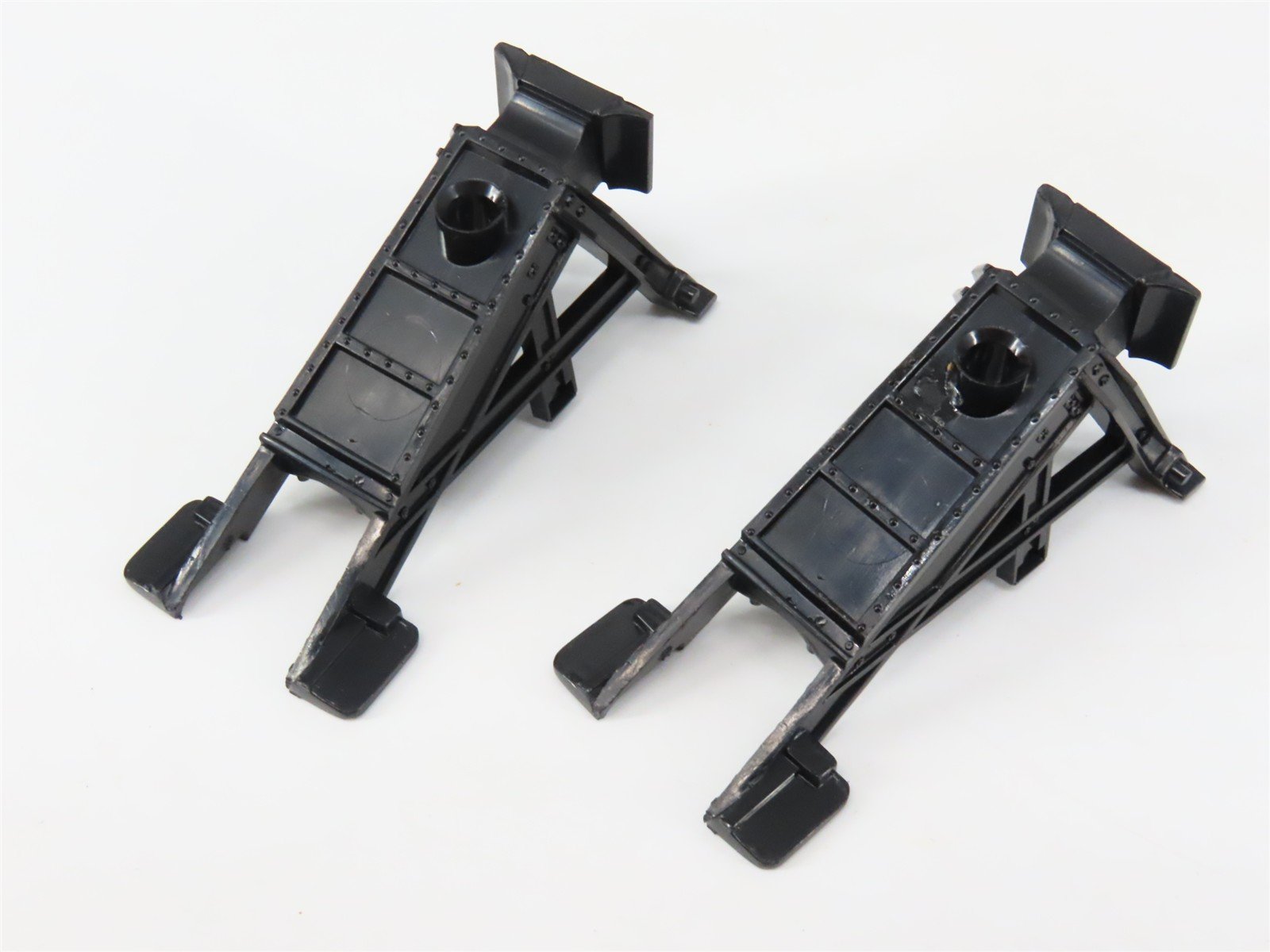 O Gauge 3-Rail Inside Track Company Oak & Acrylic Display Case 23