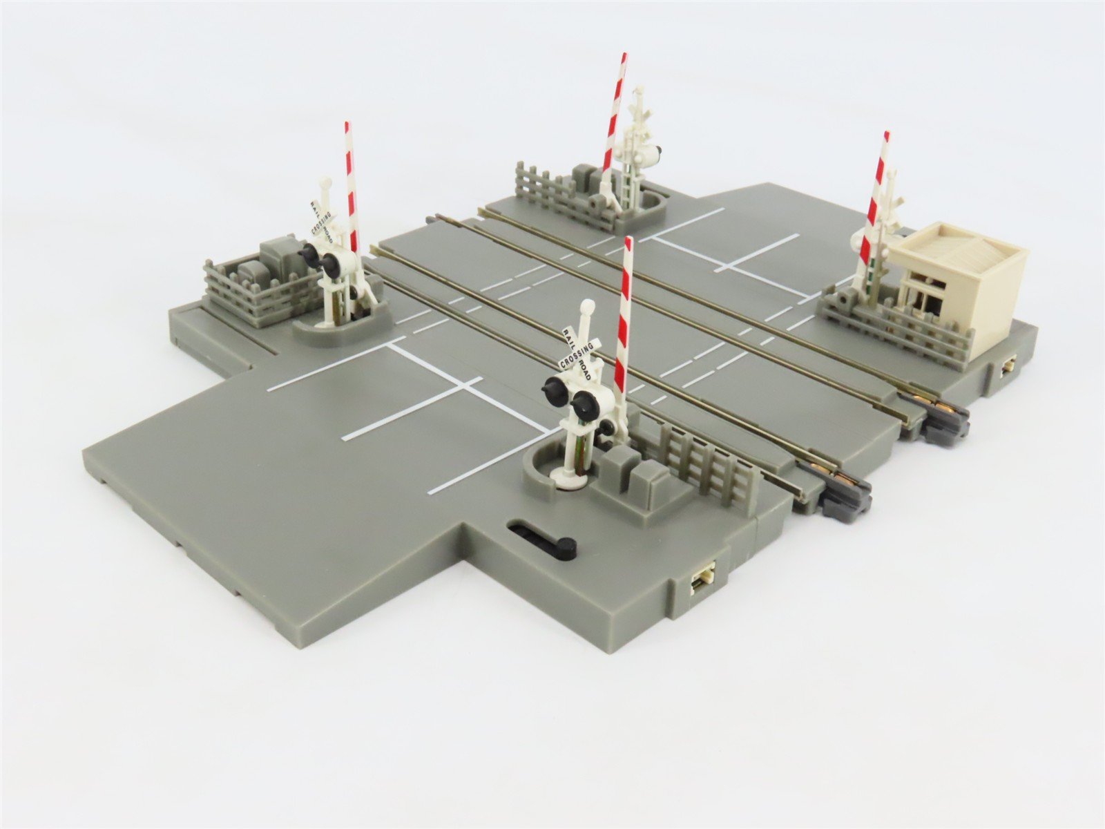 N Scale KATO Unitrack 20-650 Automatic Crossing Gate Set