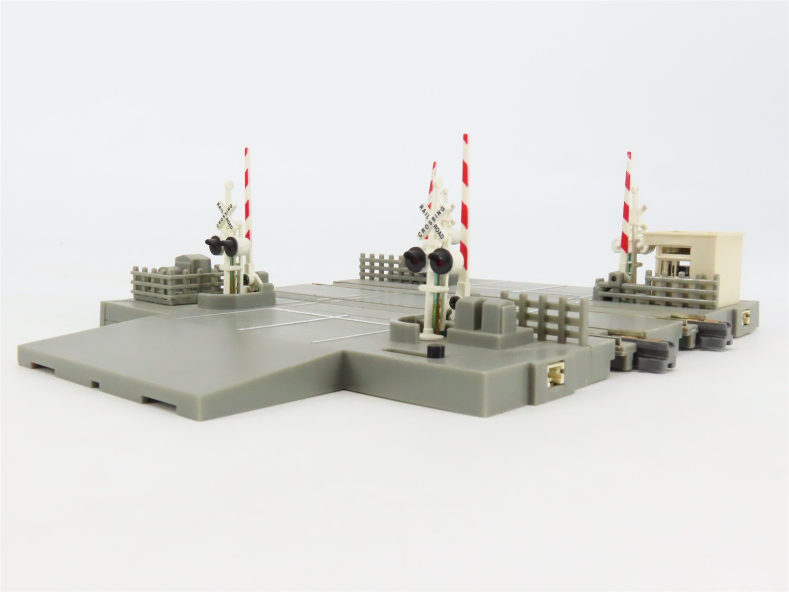 N Scale KATO Unitrack 20-650 Automatic Crossing Gate Set