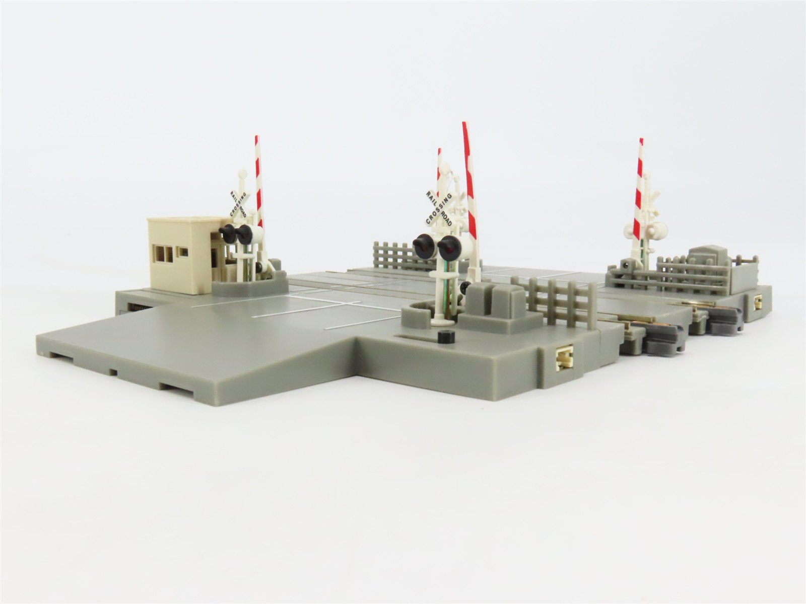 N Scale KATO Unitrack 20-650 Automatic Crossing Gate Set