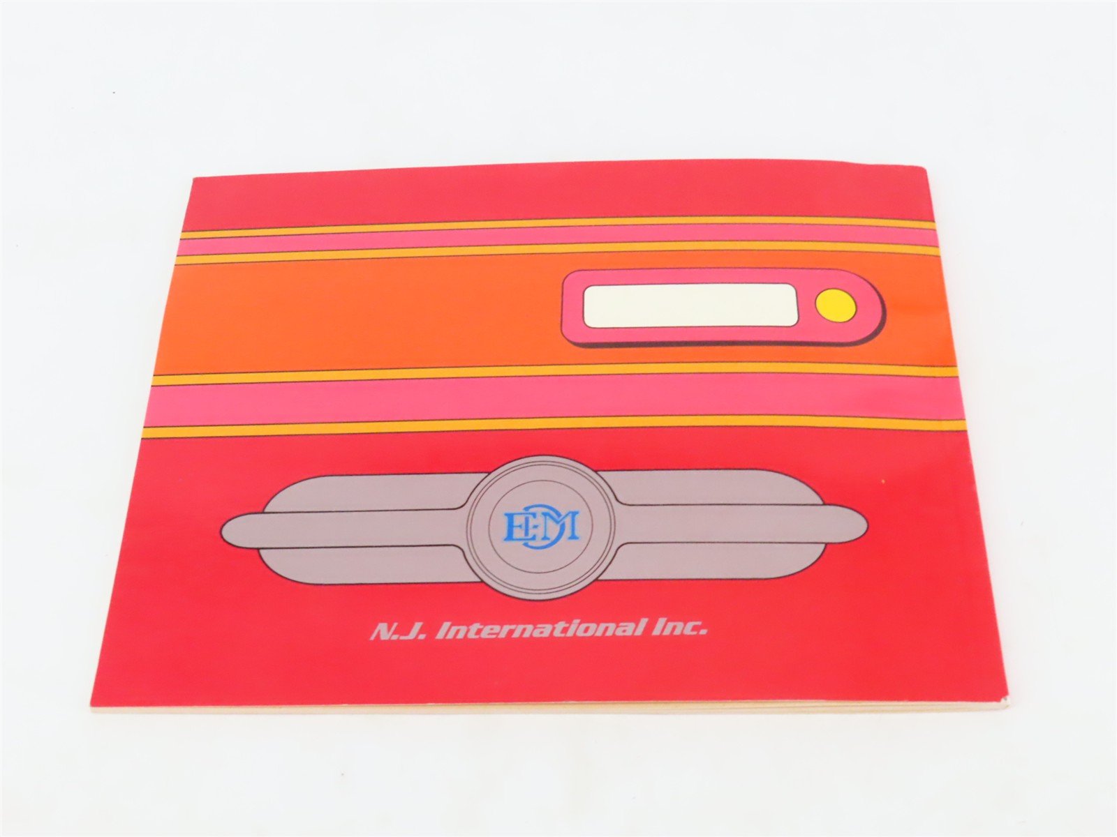 E Units The Standard Bearer of Passenger Trains by Henry Maywald ©1988