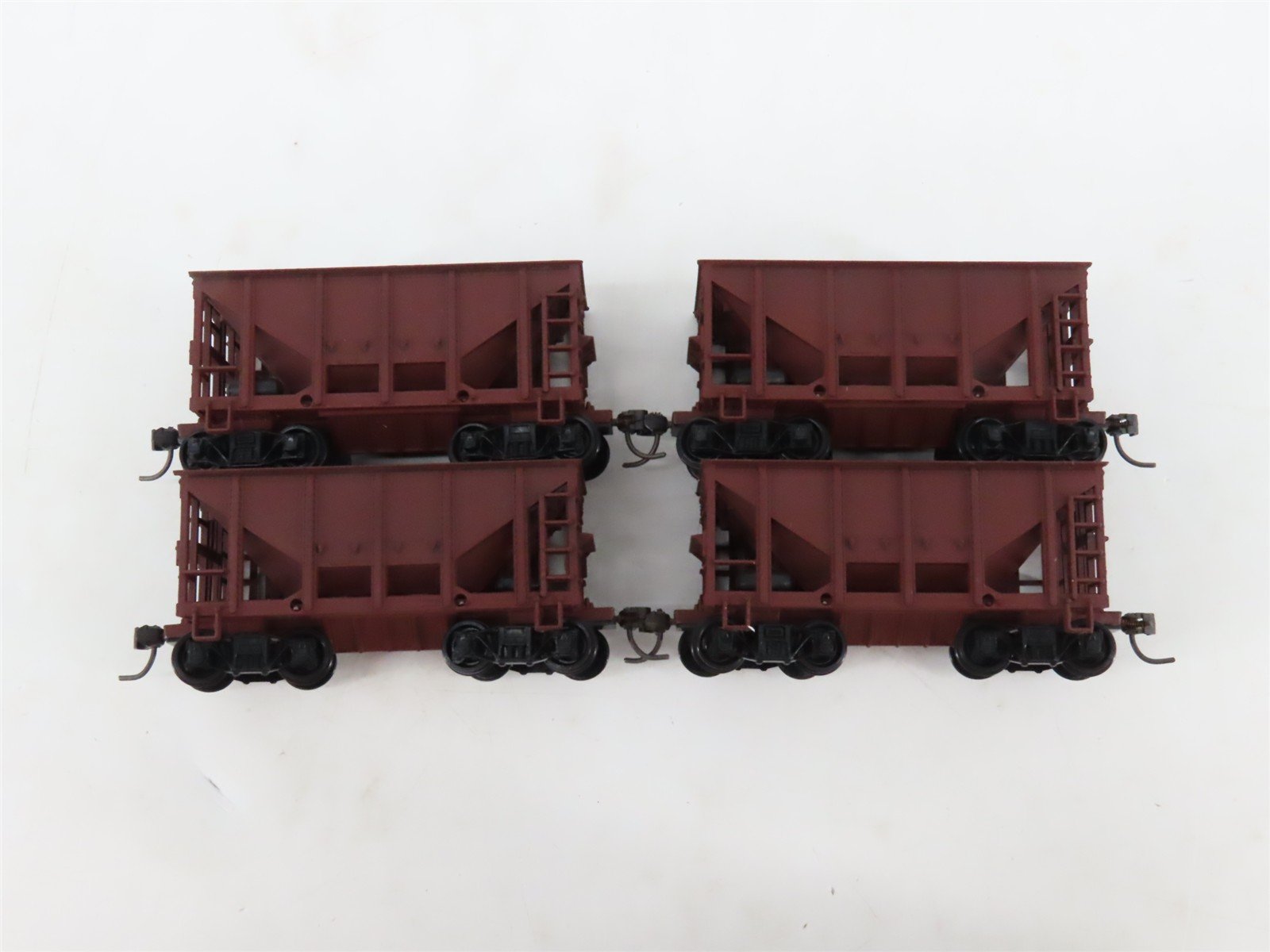 LOT of 4 HO Scale Unlettered 24' Ore Hopper Cars