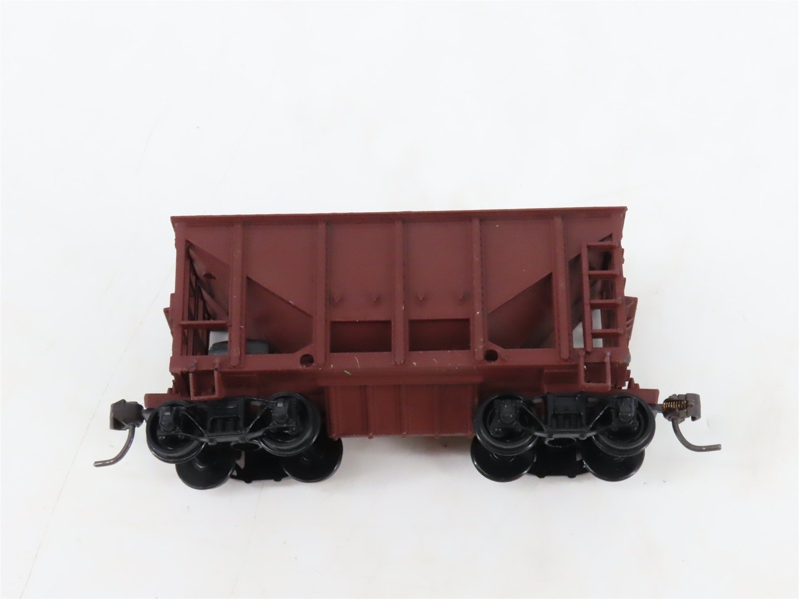 LOT of 4 HO Scale Unlettered 24' Ore Hopper Cars