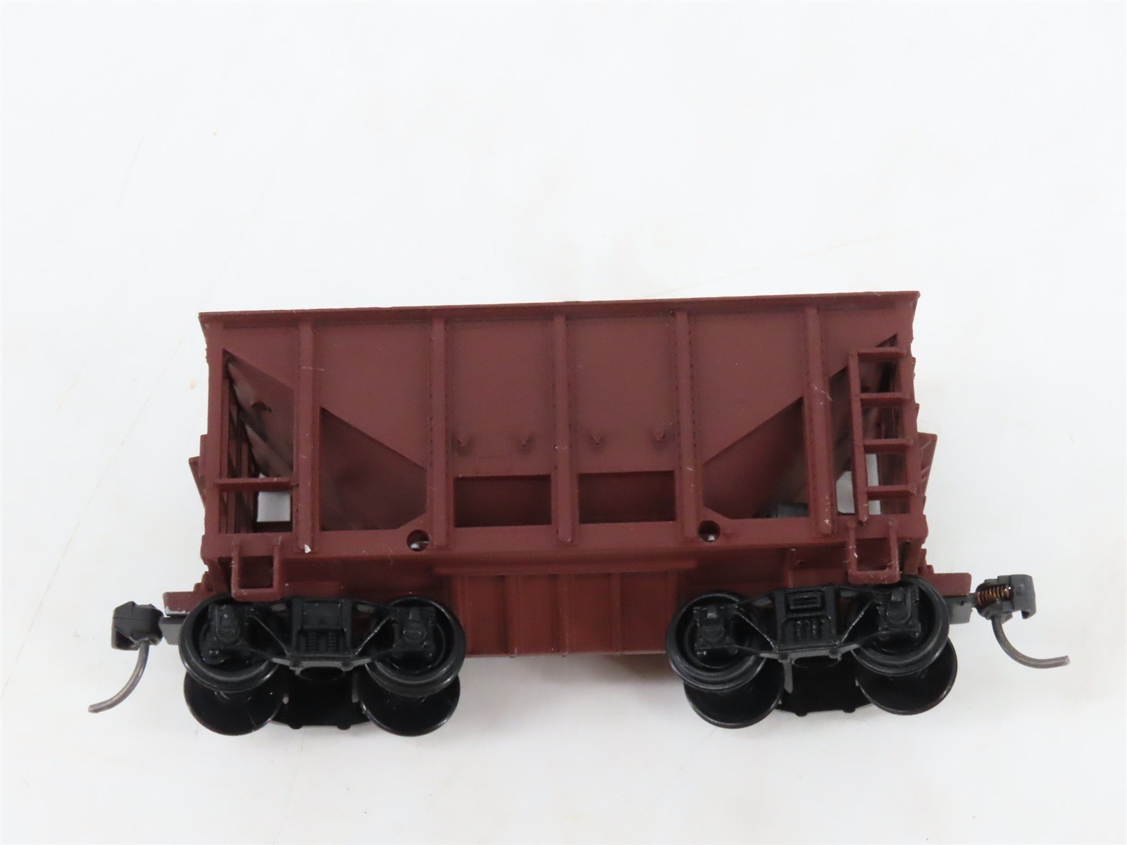 LOT of 4 HO Scale Unlettered 24' Ore Hopper Cars