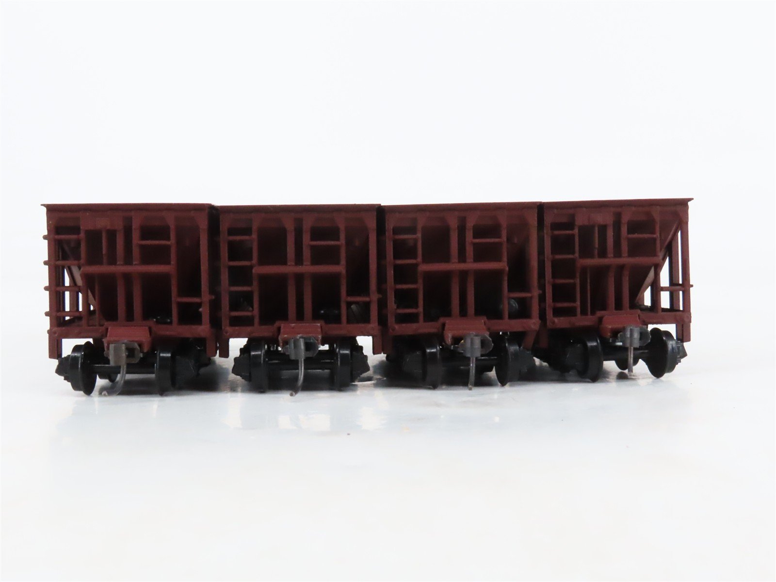 LOT of 4 HO Scale Unlettered 24' Ore Hopper Cars