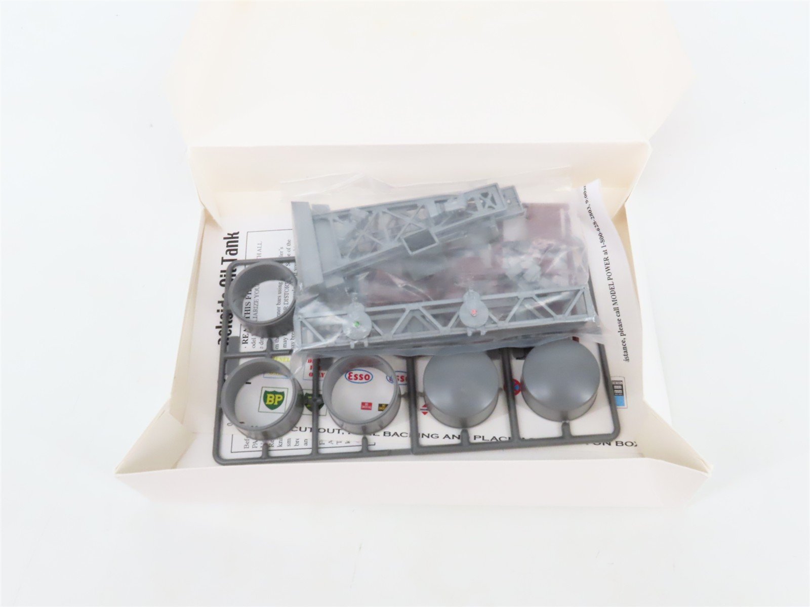 HO 1/87 Model Power Kit 620 Trackside Oil Tank + Signal Bridge Kit Included