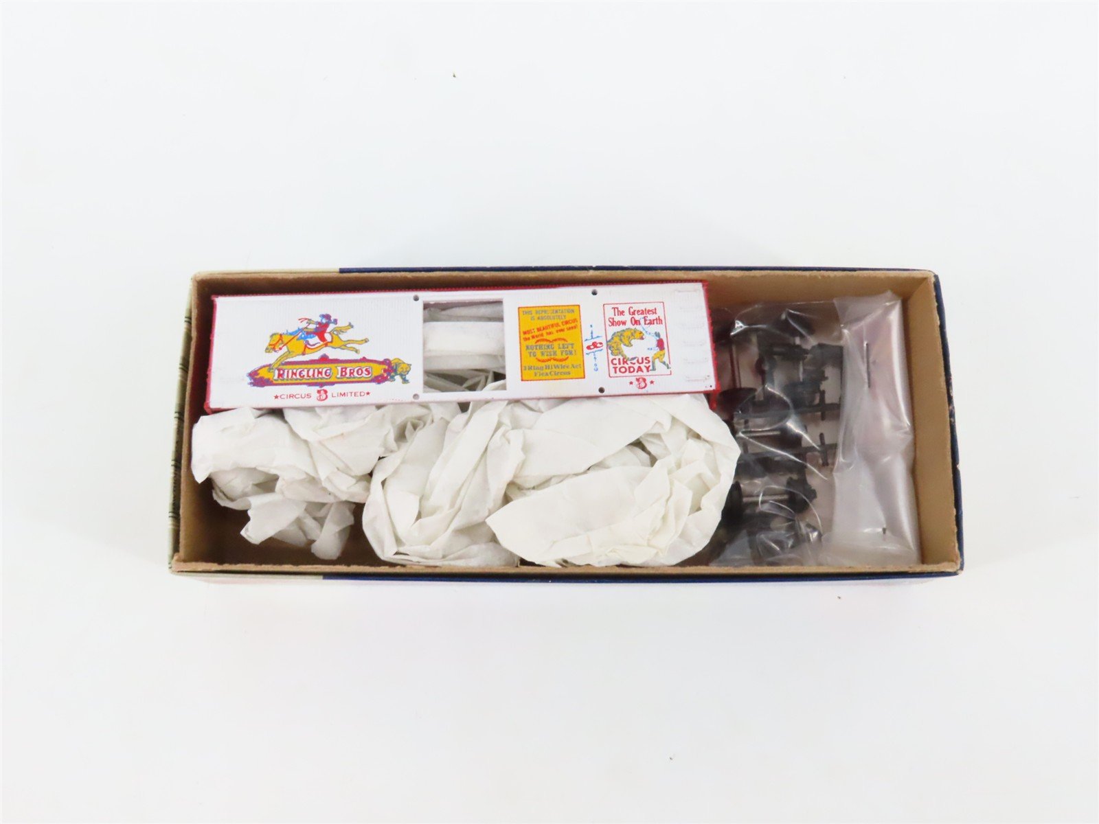 LOT of 3 HO Scale Roundhouse Ringling Bros Boxcars Kits & Coach Passenger Car