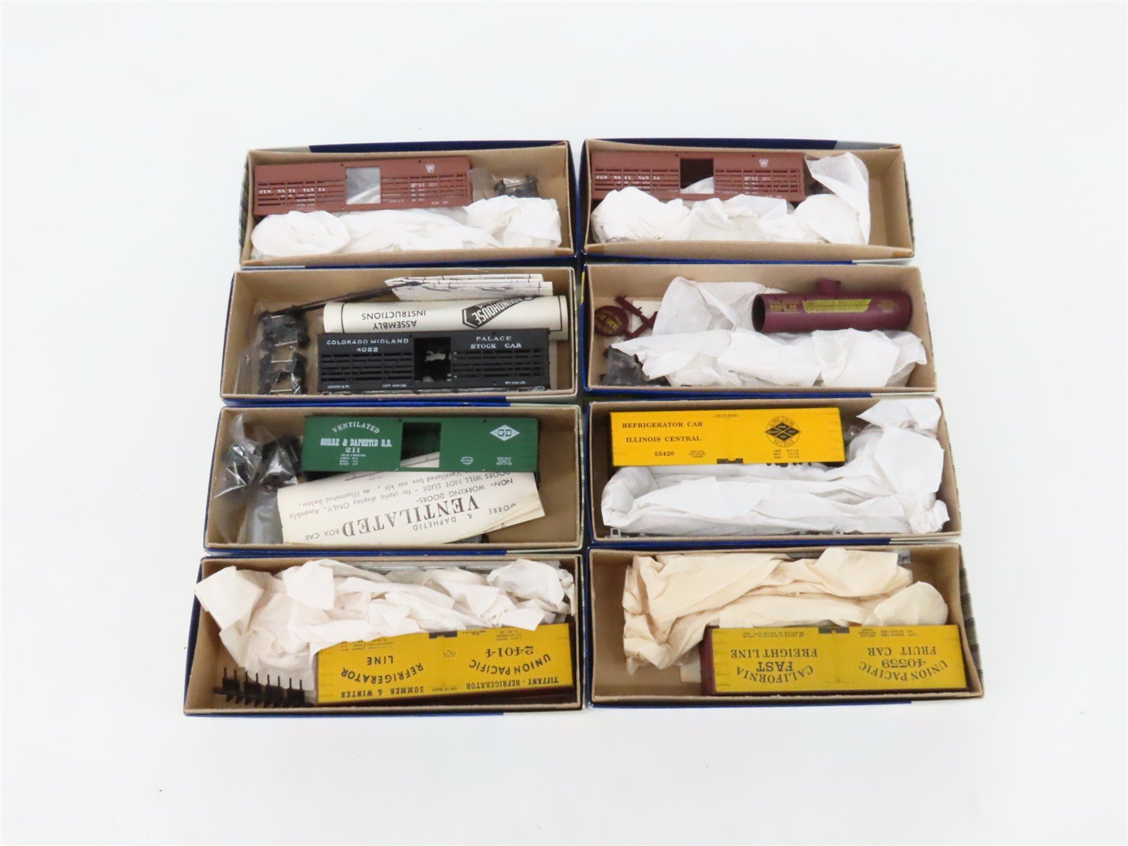 LOT of 8 HO Scale Roundhouse IC/UP/PRR/CM Reefer, Tankcar, and Stock Car Kits