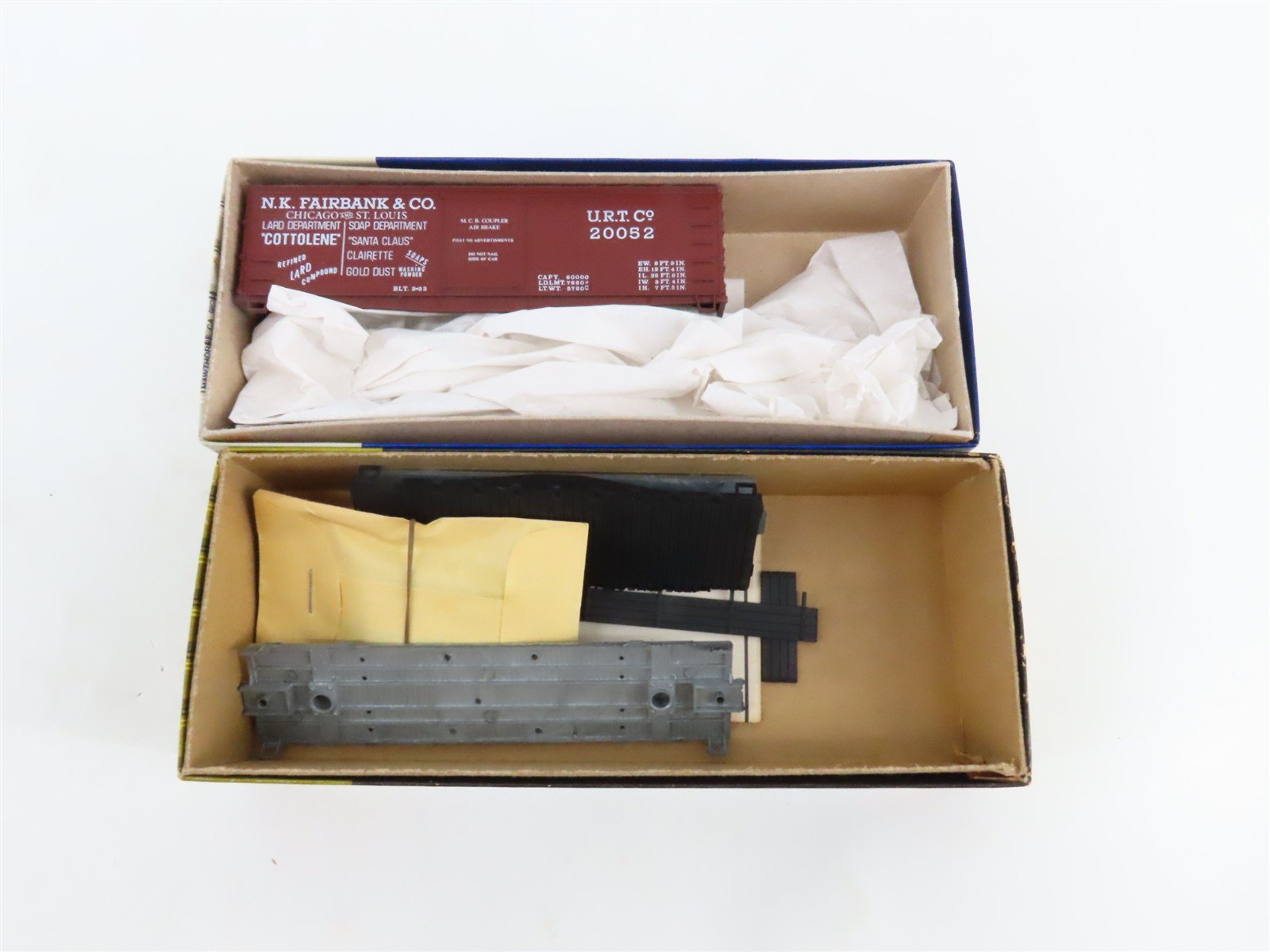 LOT of 9 HO Scale Roundhouse Hopper, Stock, Boxcar, Tankcar & Flatcar Kits