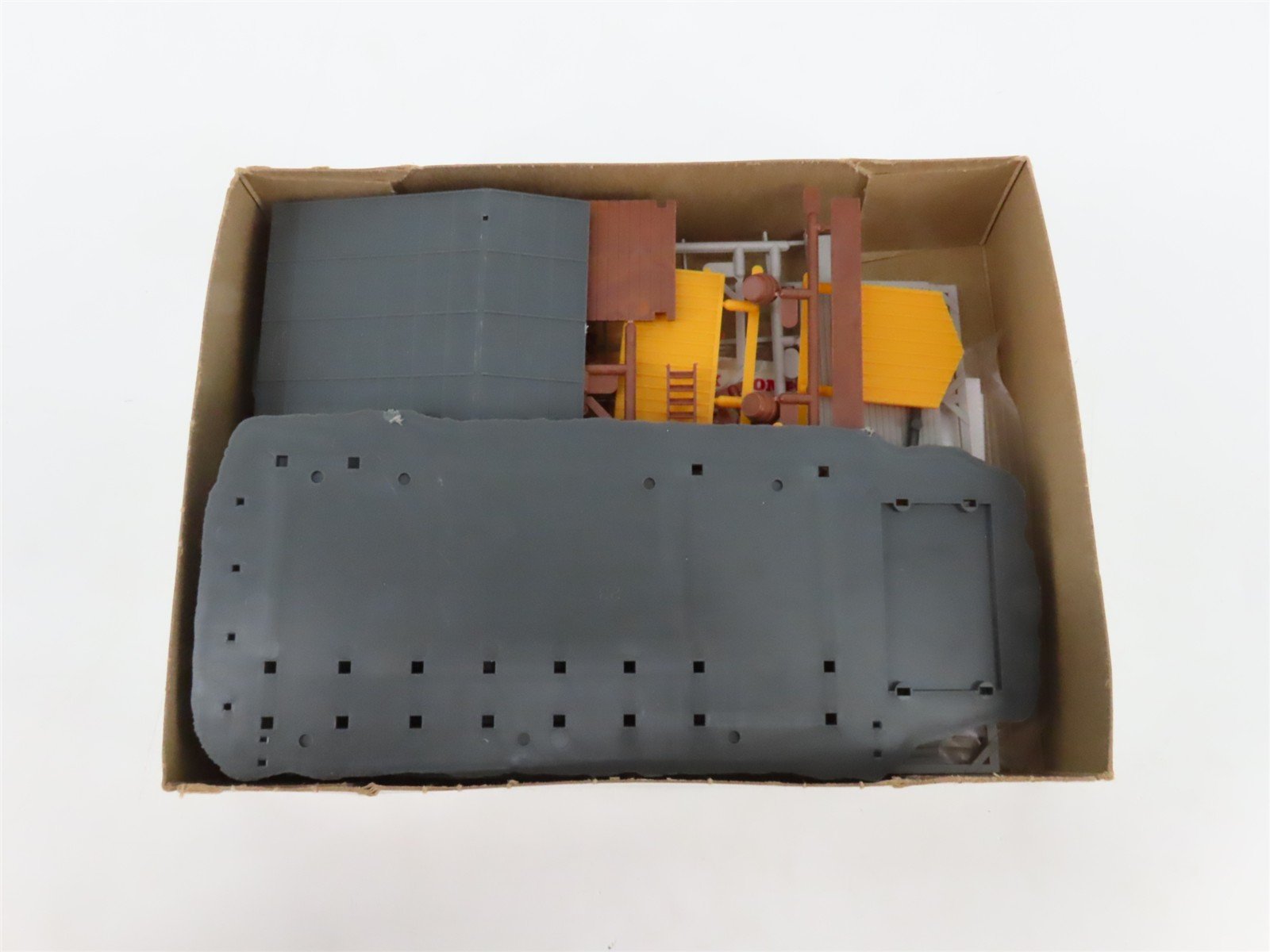 HO 1/87 Scale Atlas Kit #750 Lumber Yard & Office Building