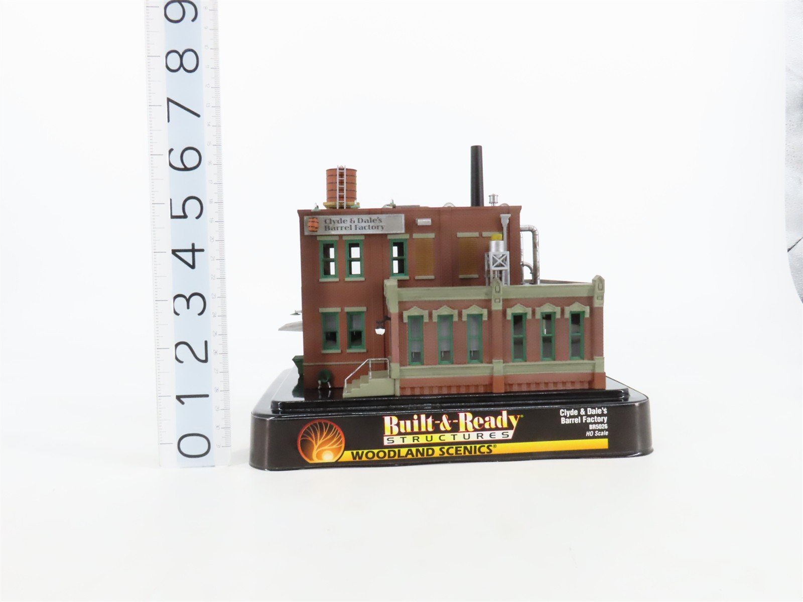 HO 1/87 Woodland Scenics Built-&-Ready BR5026 Clyde & Dale's Barrel Factory