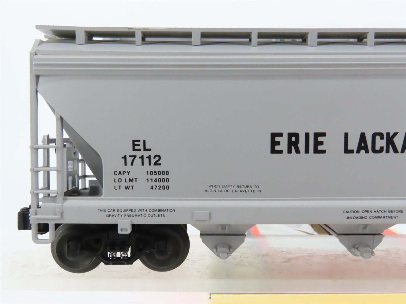 O Gauge 3-Rail Lionel 6-17112 EL Erie Lackawanna 3-Bay Center Flow Hopper #17112