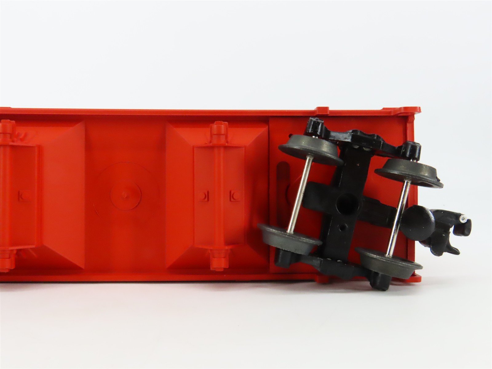 O Gauge 3-Rail Lionel 6-17012 CNWX Canada 2-Bay Covered Hopper #7001