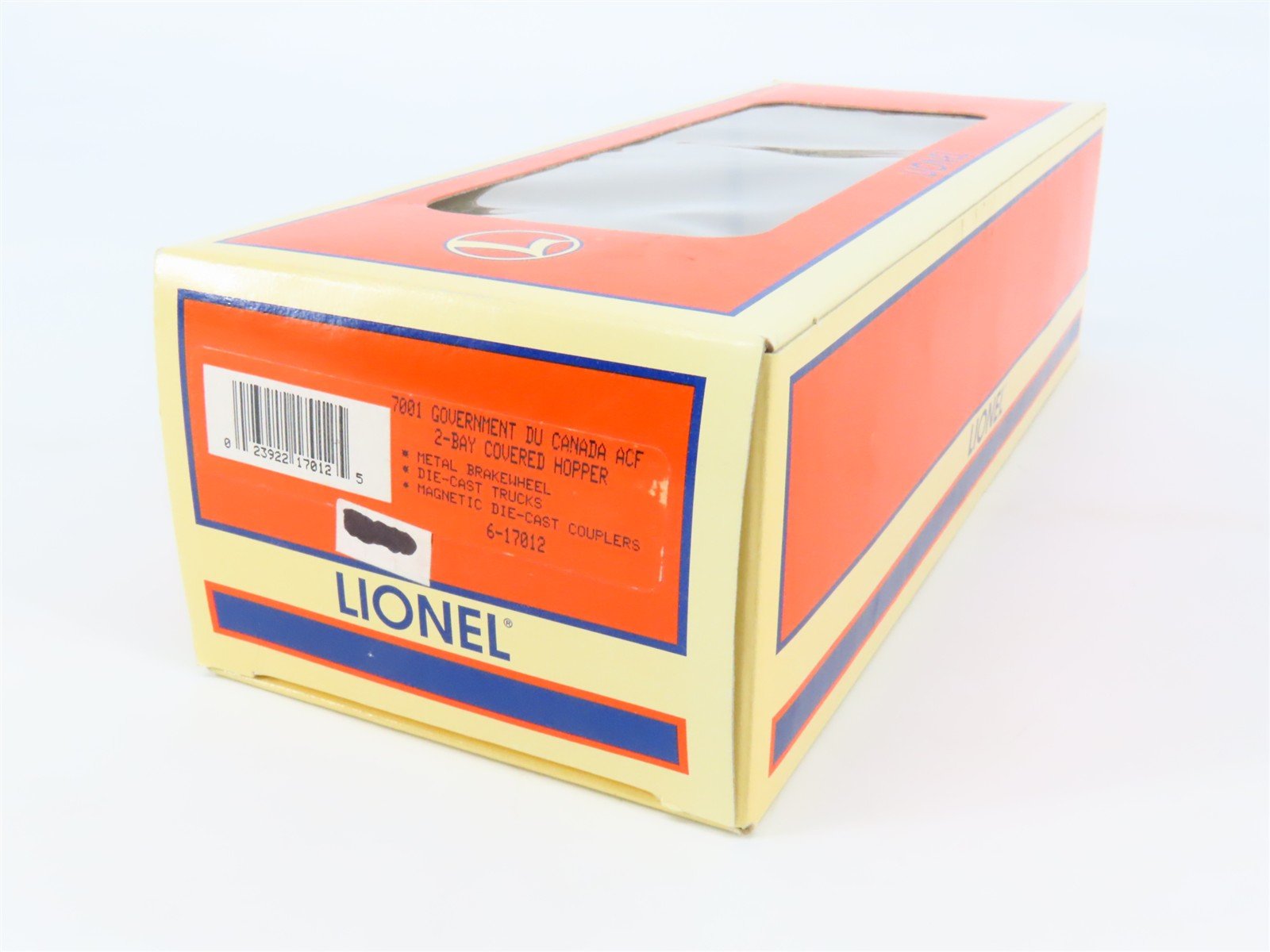 O Gauge 3-Rail Lionel 6-17012 CNWX Canada 2-Bay Covered Hopper #7001