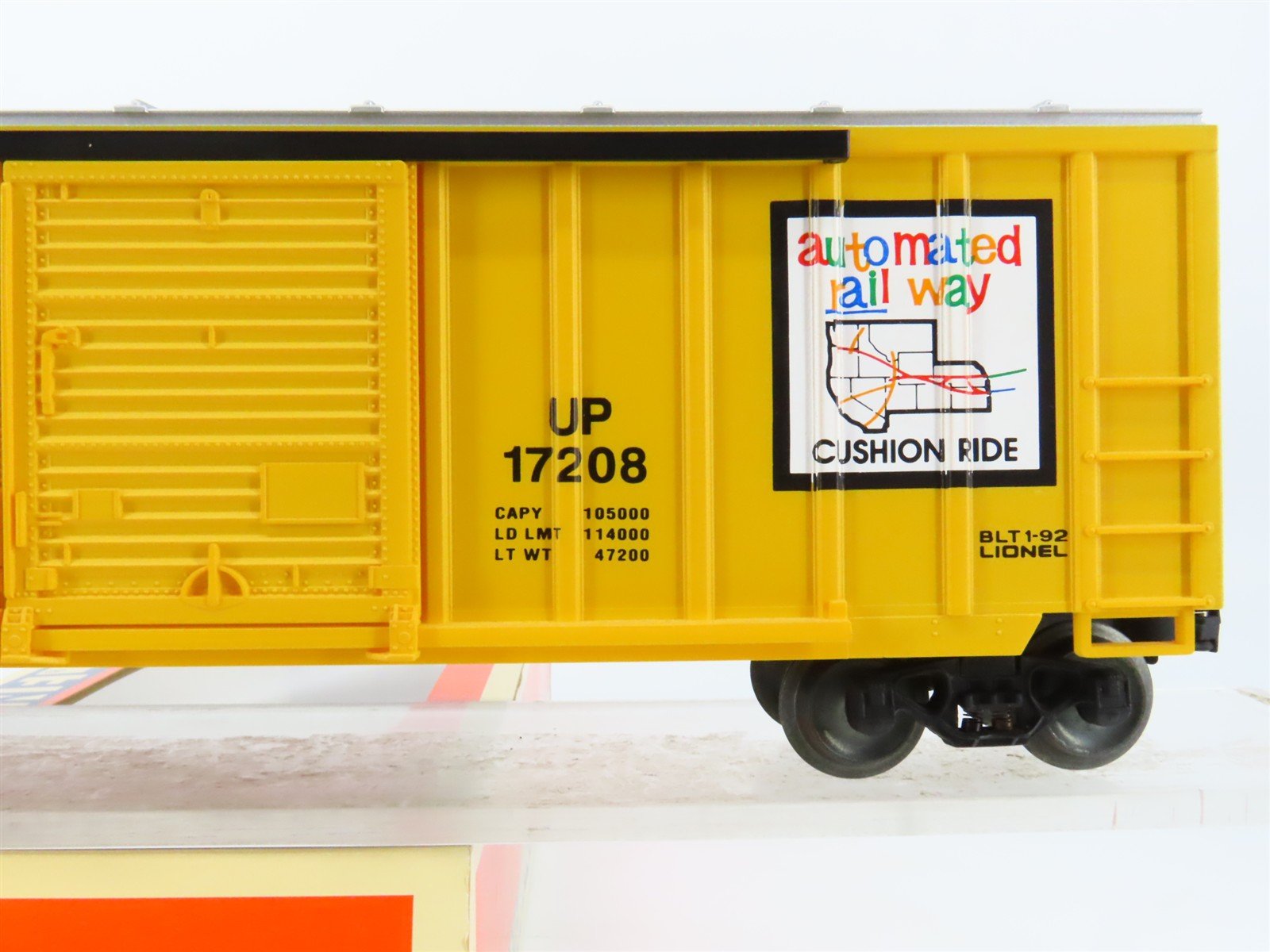O Gauge 3-Rail Lionel 6-17208 UP Union Pacific Double Door Box Car #17208