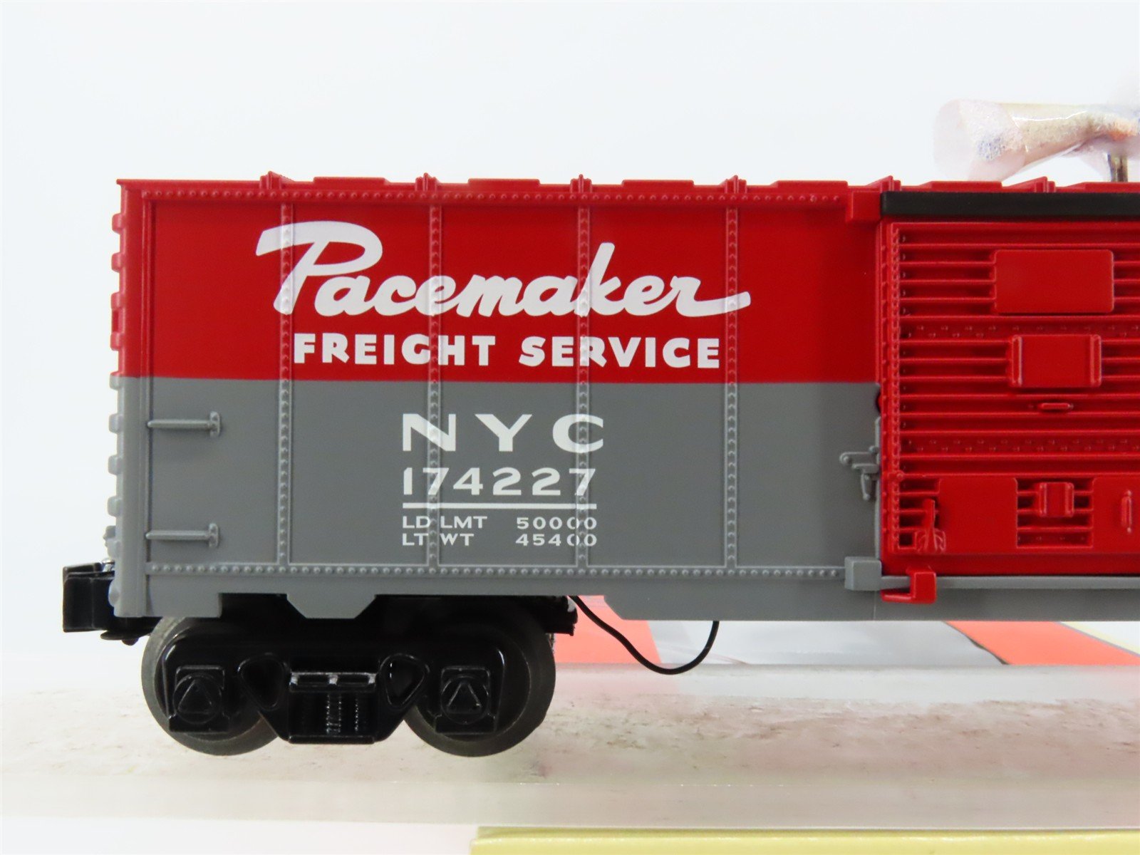 O Gauge 3-Rail Lionel 6-26814 NYC System Walking Brakeman Box Car #174227