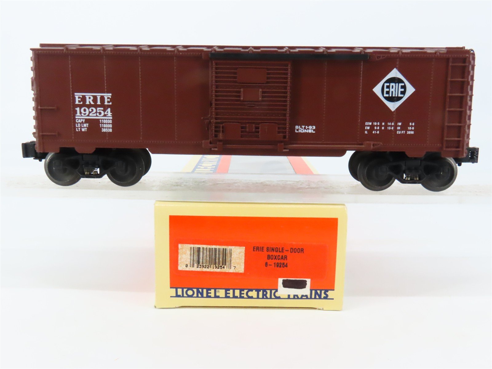 O Gauge 3-Rail Lionel 6-19254 ERIE Railroad Single Door Box Car #19254