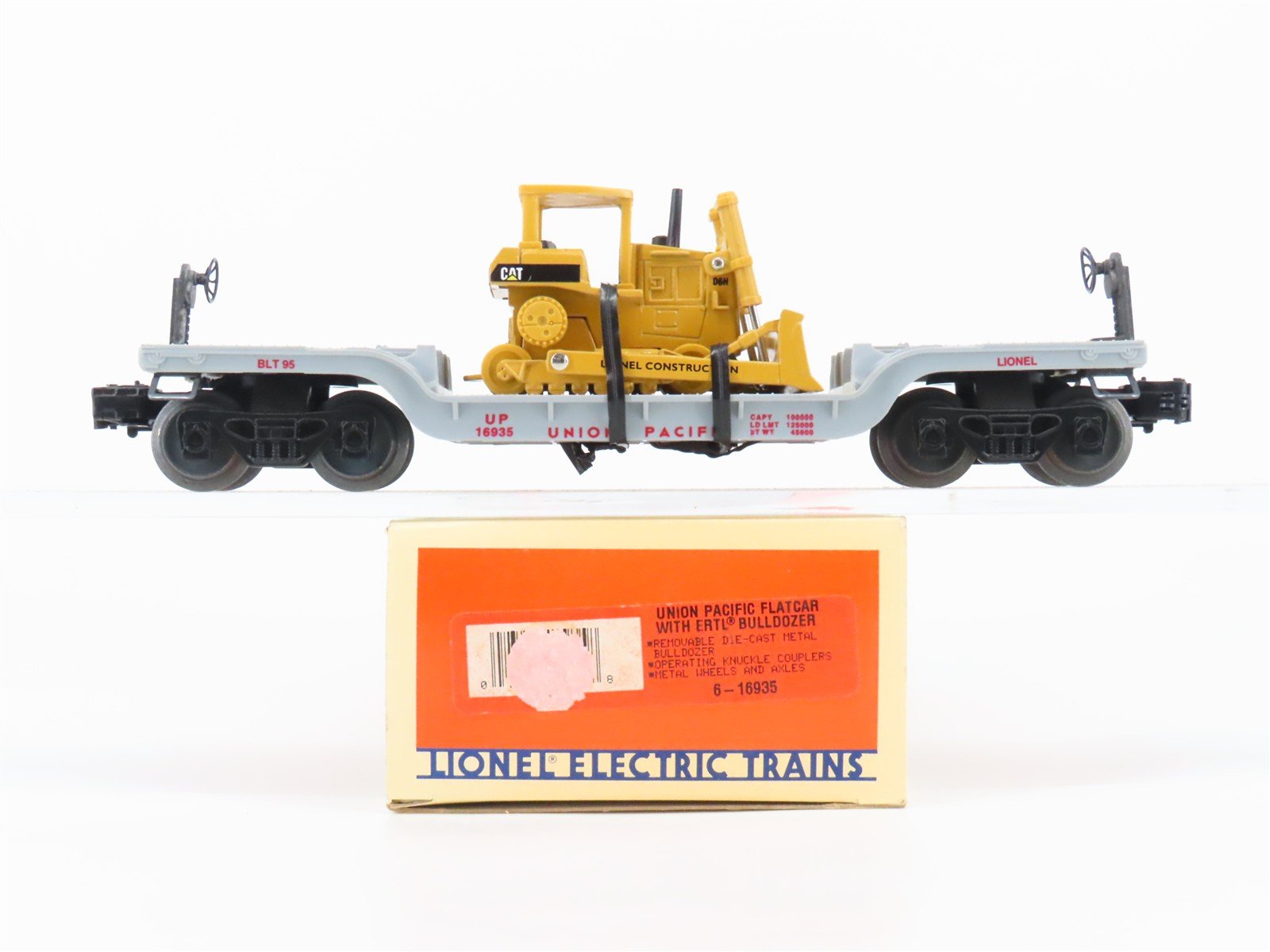 O 3-Rail Lionel 6-16935 UP Depressed Center Flat Car #16935 w/Ertl CAT Bulldozer