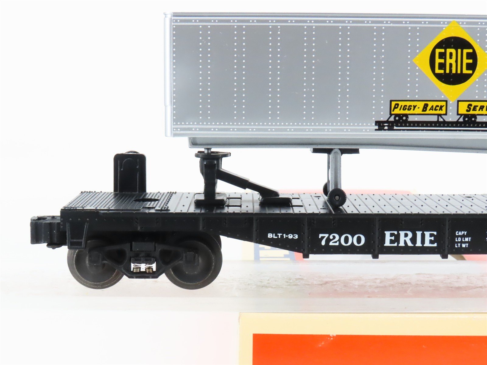 O Gauge 3-Rail Lionel 6-19415 ERIE TOFC Piggyback Flat Car #7200 w/ Trailer