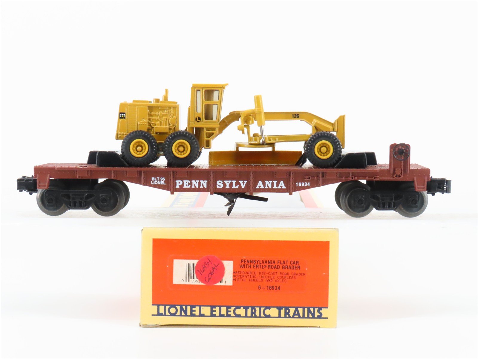 O Gauge 3-Rail Lionel 6-16934 PRR Flat Car #16934 w/ Ertl CAT Road Grader