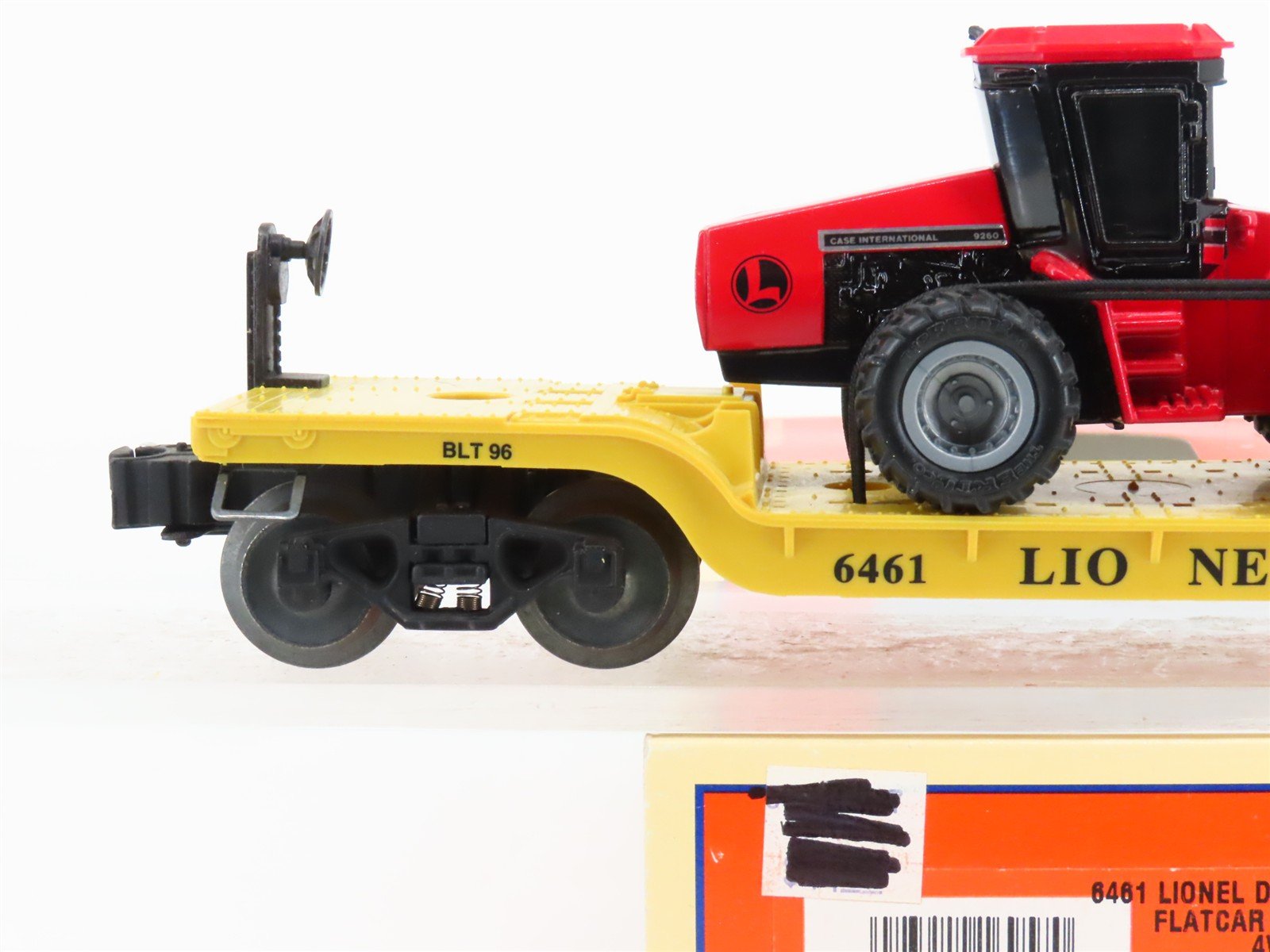 O Gauge 3-Rail Lionel 6-16957 Depressed Center Flat Car 6461 w/Ertl Case Tractor
