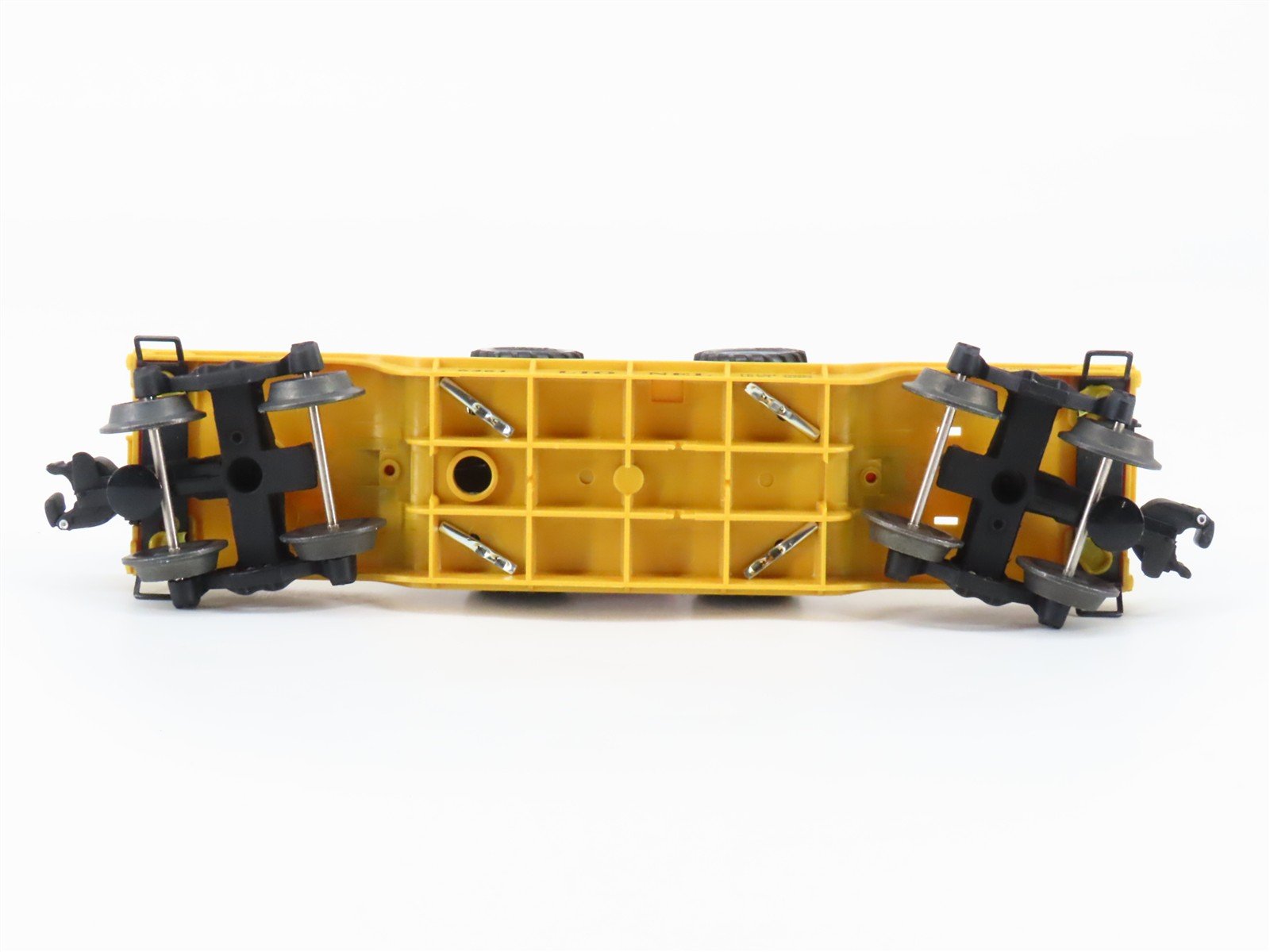 O Gauge 3-Rail Lionel 6-16957 Depressed Center Flat Car 6461 w/Ertl Case Tractor